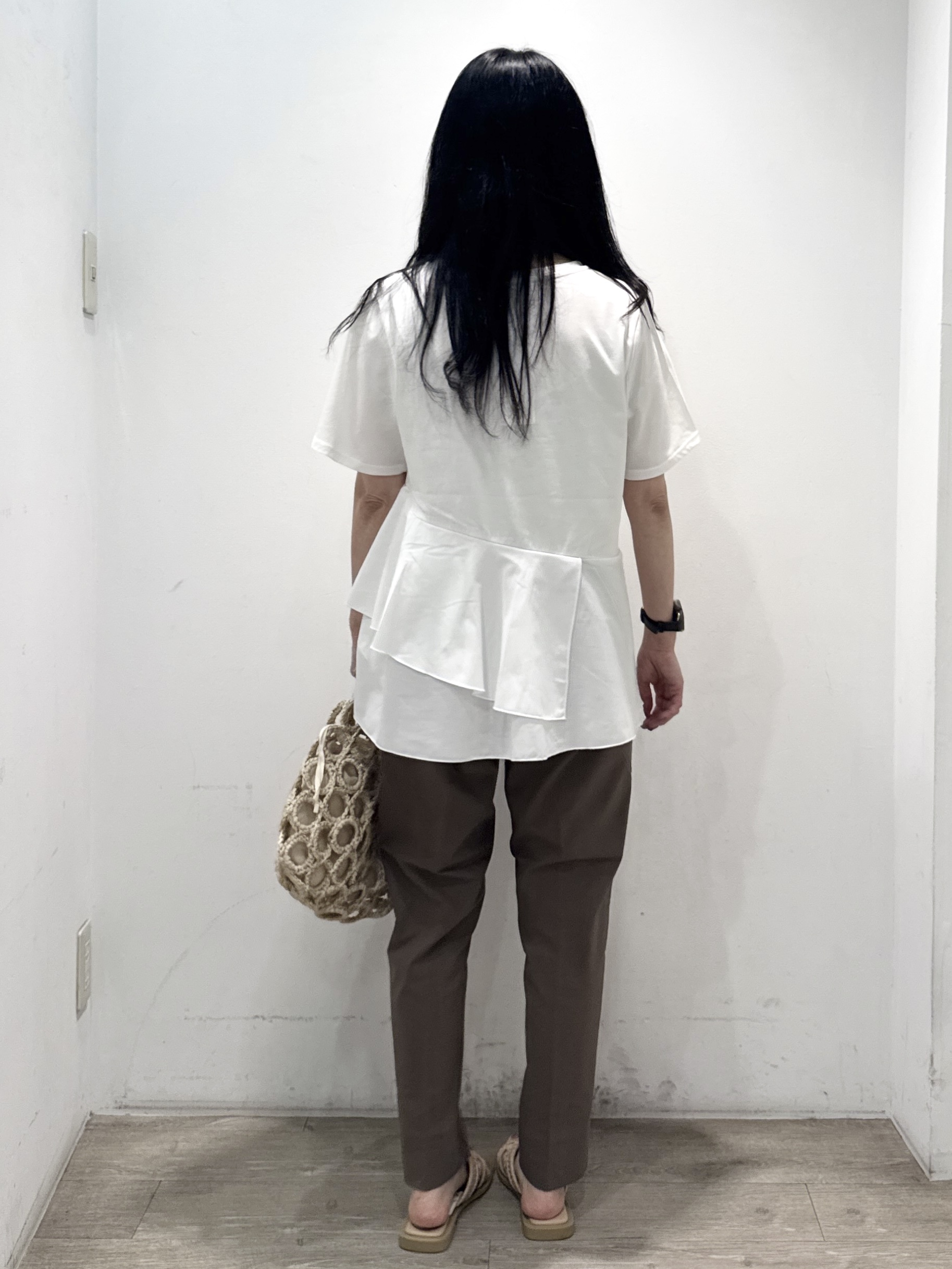 yuicciさんの「OPAQUE.CLIP｜ペプラムドッキングカットソー【洗濯機OK】」を使ったコーディネート