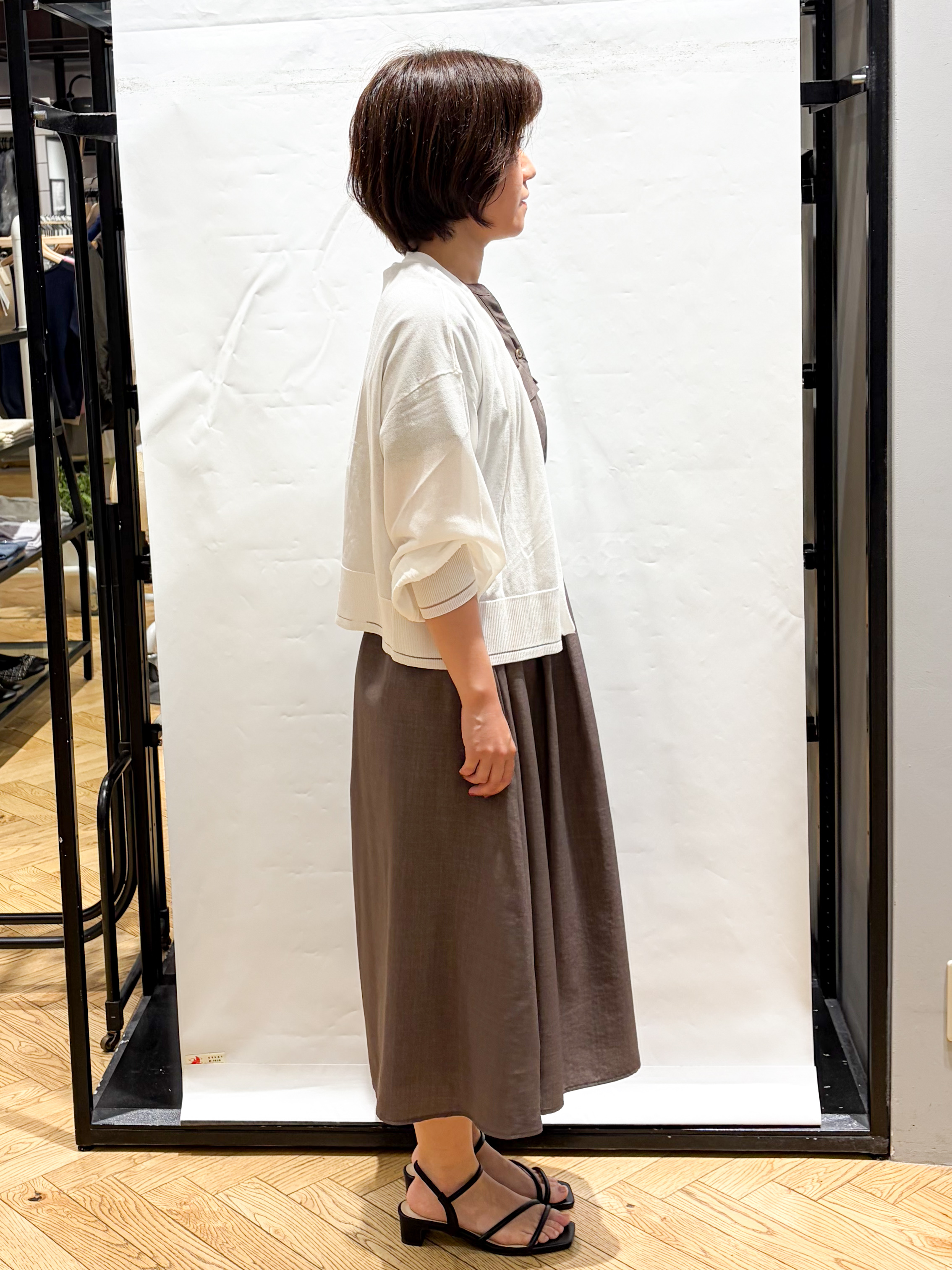 グッチさんの「index｜【接触冷感】シアーショートトッパーカーディガン《洗濯機OK／抗ピル》」を使ったコーディネート