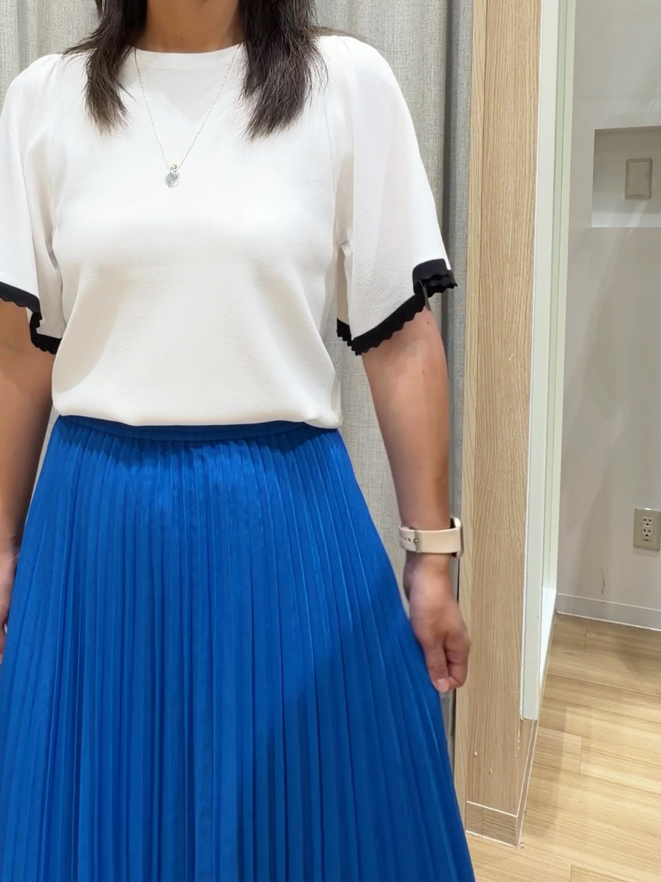 Fumikaさんの「grove｜高評価！【シリーズ累計36万枚！名品ニット】やわらかドライタッチ スカラップスリーブニット」を使ったコーディネート