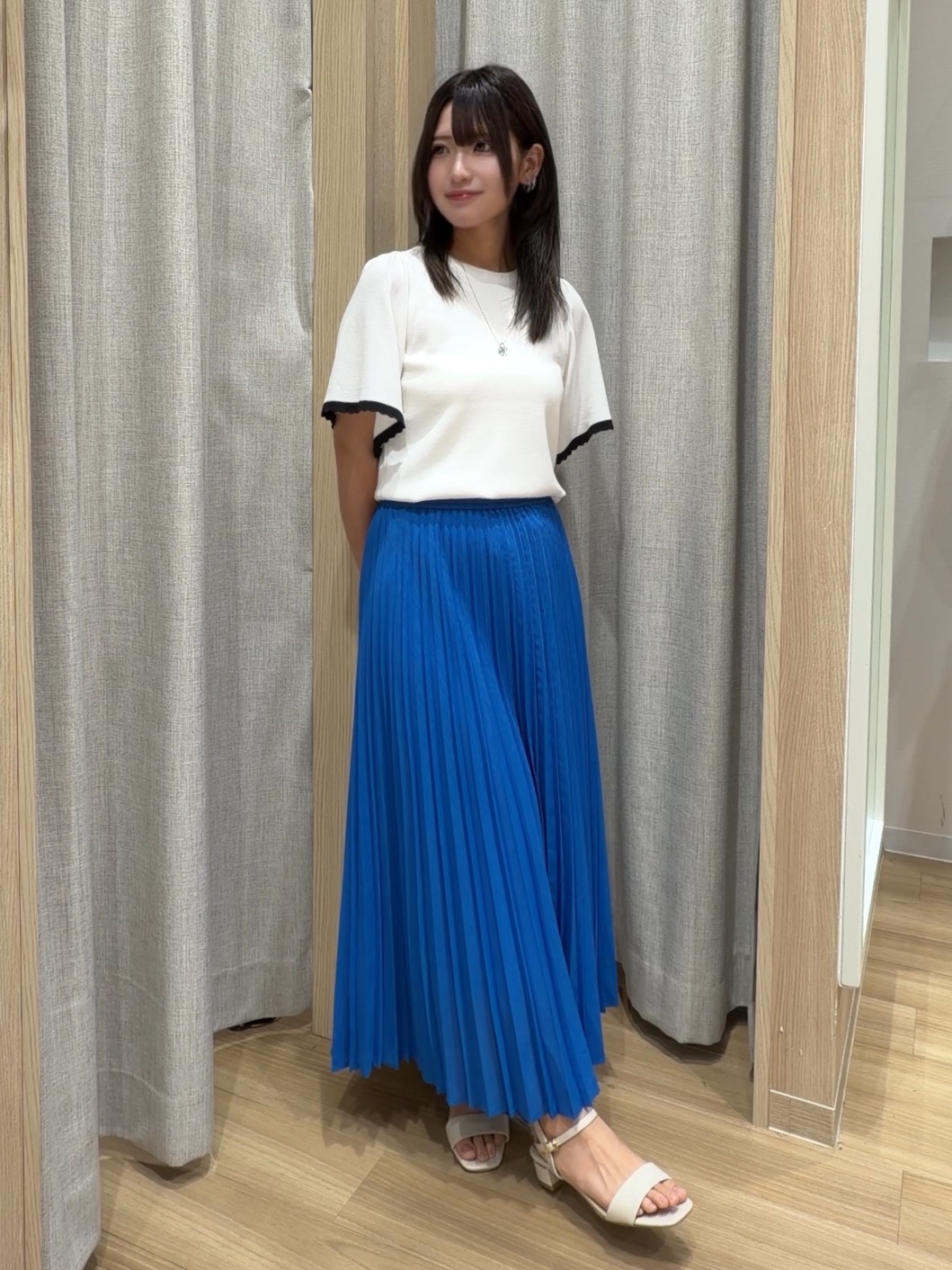 Fumikaさんの「grove｜高評価！【シリーズ累計36万枚！名品ニット】やわらかドライタッチ スカラップスリーブニット」を使ったコーディネート