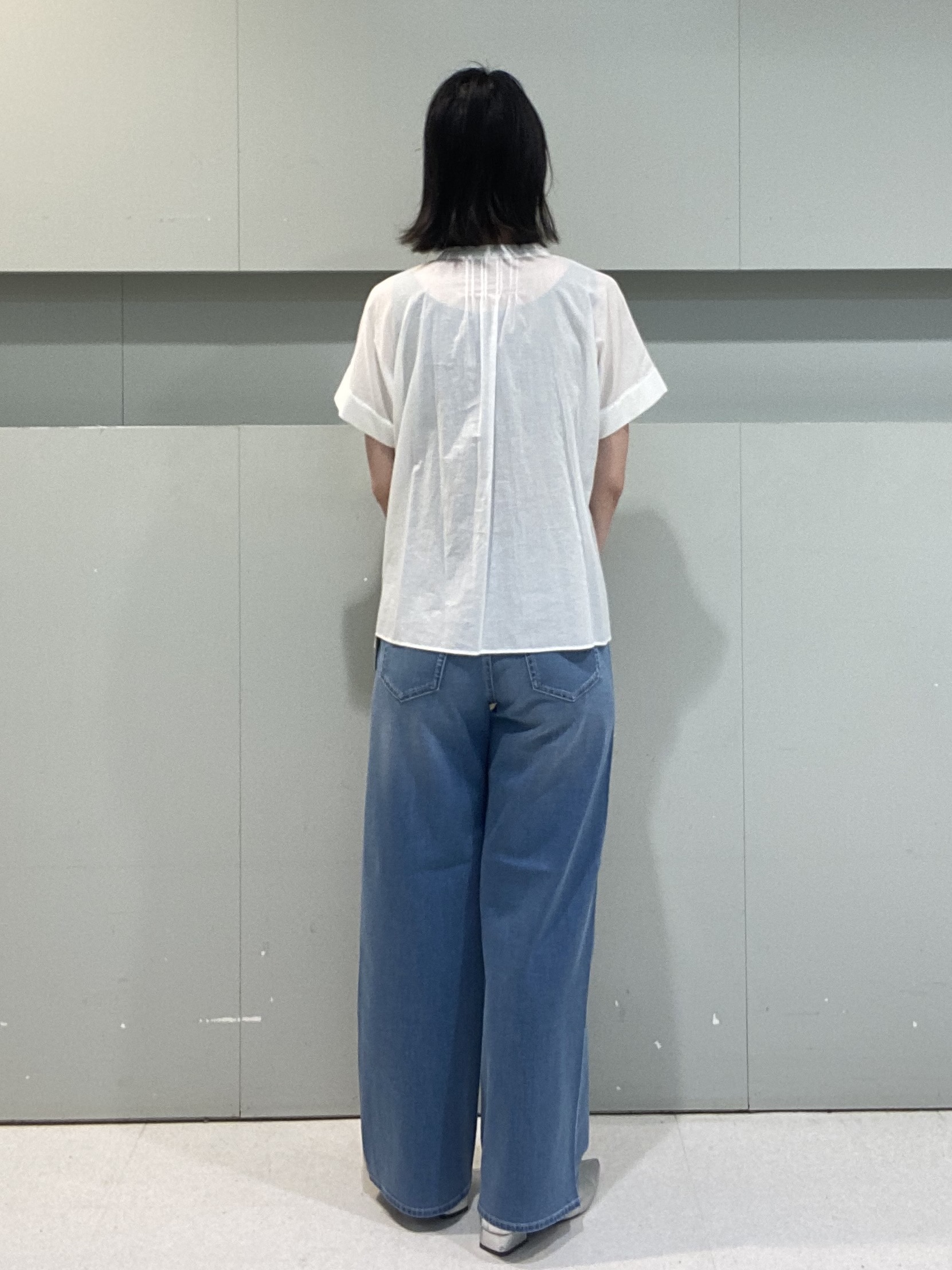 hitomiさんの「UNTITLED｜【清涼感/コットン100%】モダンクラフトブラウス」を使ったコーディネート