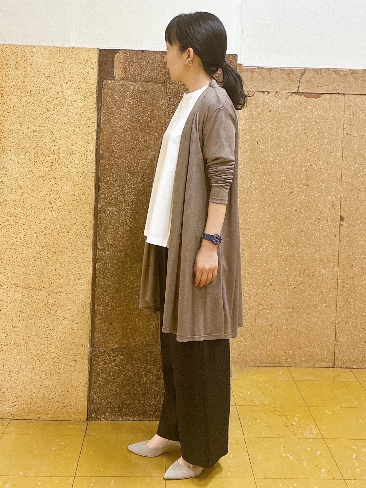 hattoriさんの「INDIVI｜【洗える／アンサンブル可能】シアーストライプカーディガン」を使ったコーディネート
