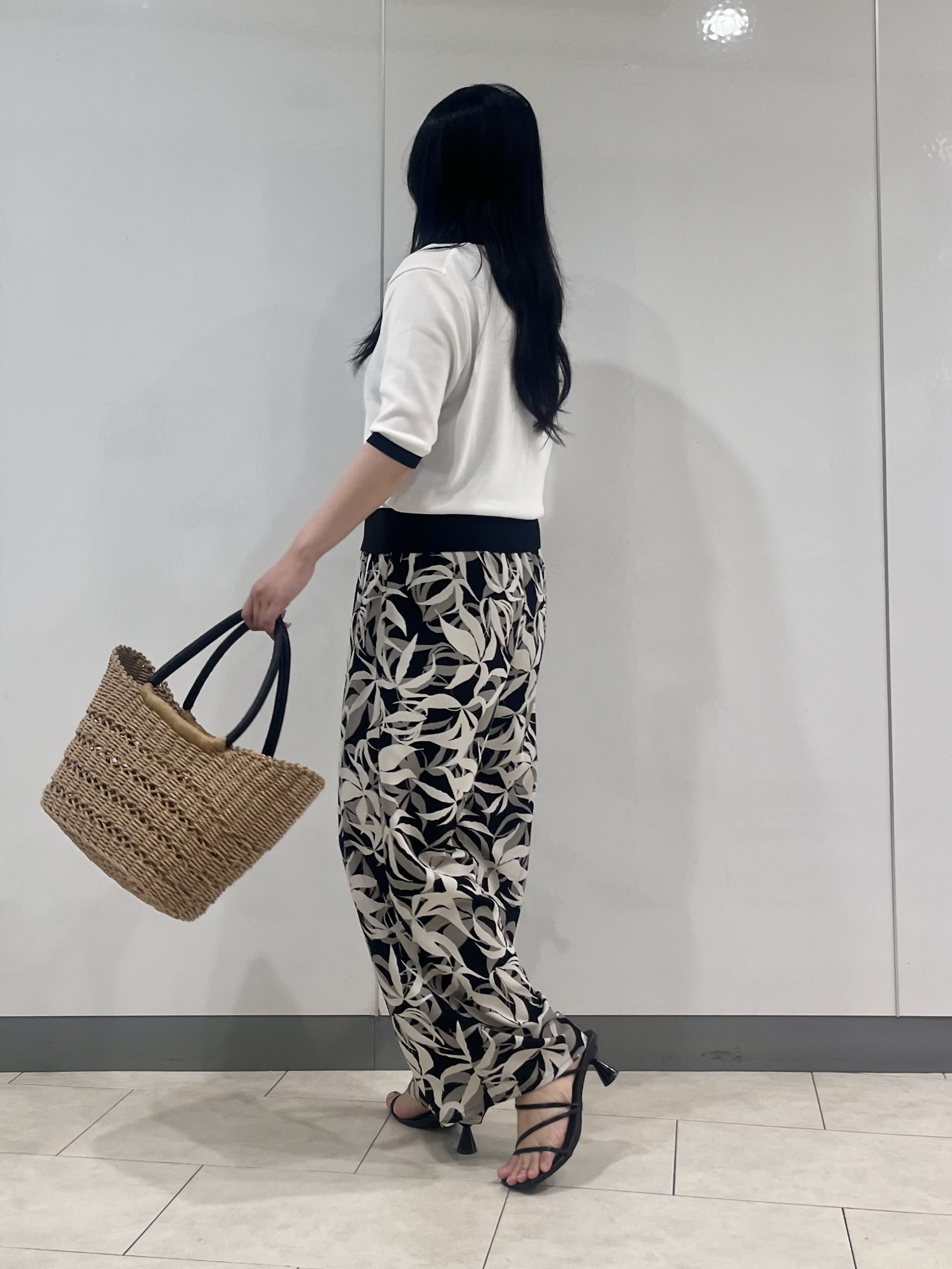 hasuさんの「INDIVI｜【バイカラー】衿付きシャツ風ニット」を使ったコーディネート