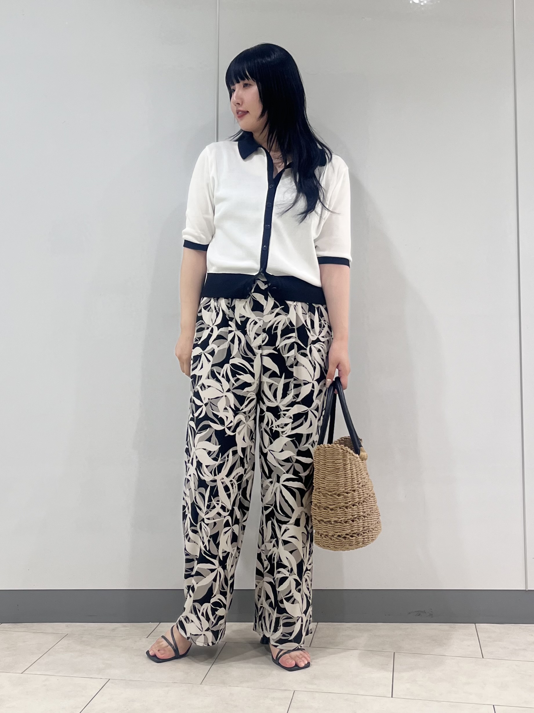 hasuさんの「INDIVI｜【バイカラー】衿付きシャツ風ニット」を使ったコーディネート
