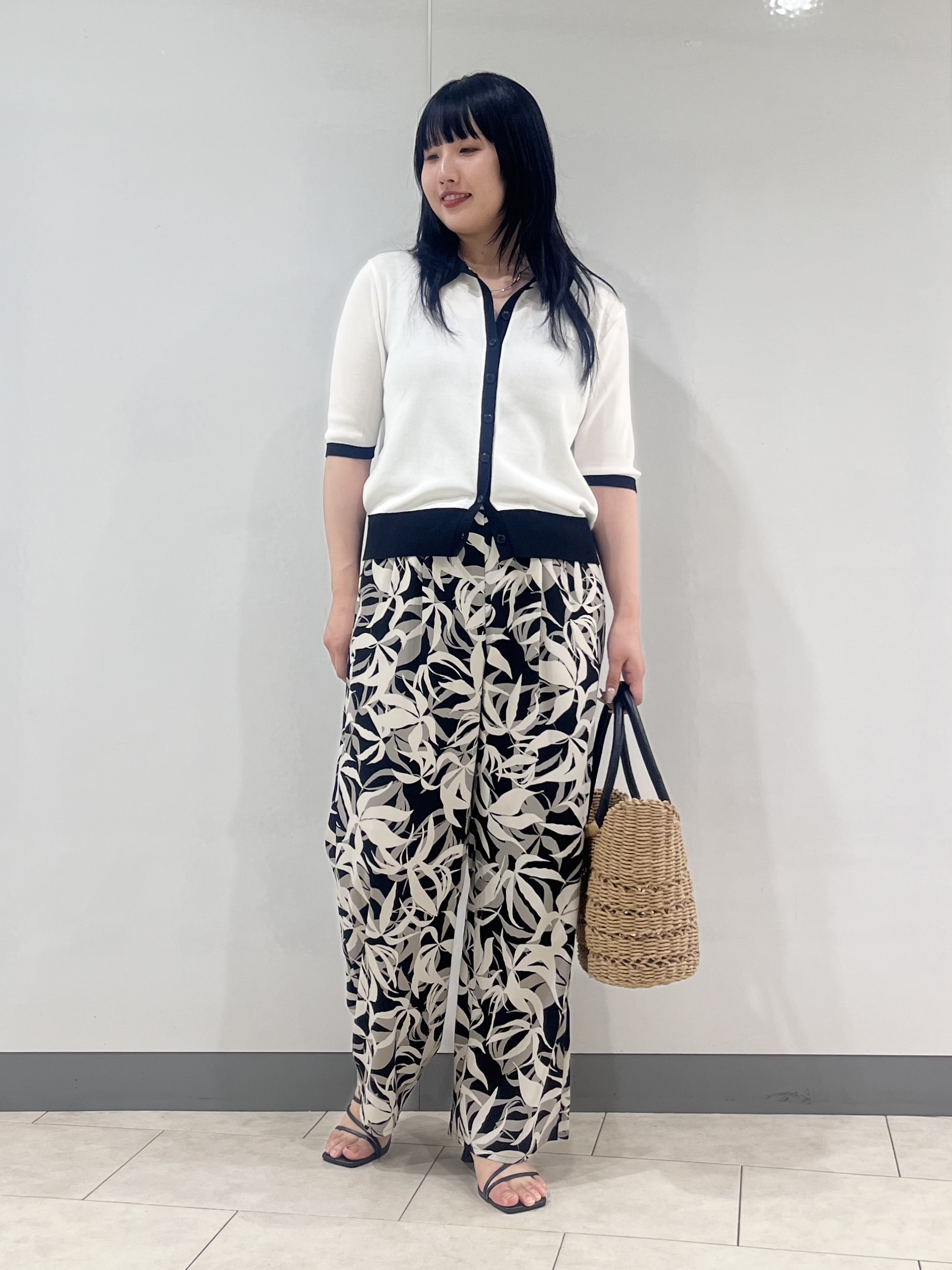 hasuさんの「INDIVI｜【バイカラー】衿付きシャツ風ニット」を使ったコーディネート