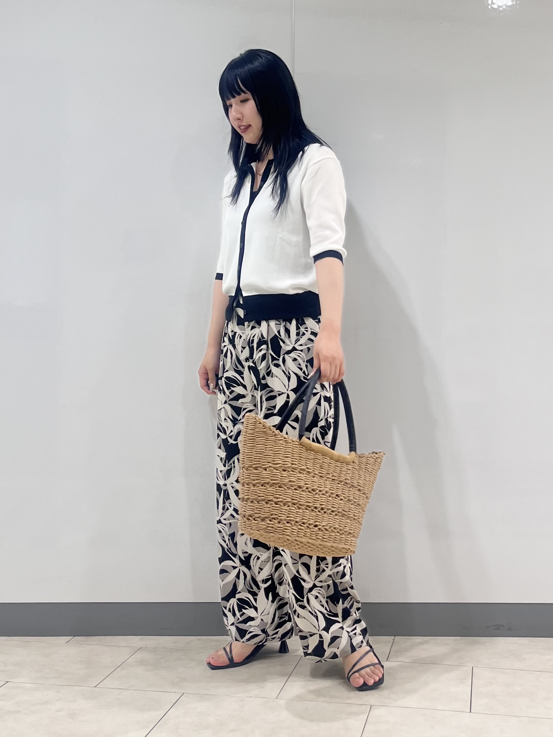 hasuさんの「INDIVI｜【バイカラー】衿付きシャツ風ニット」を使ったコーディネート