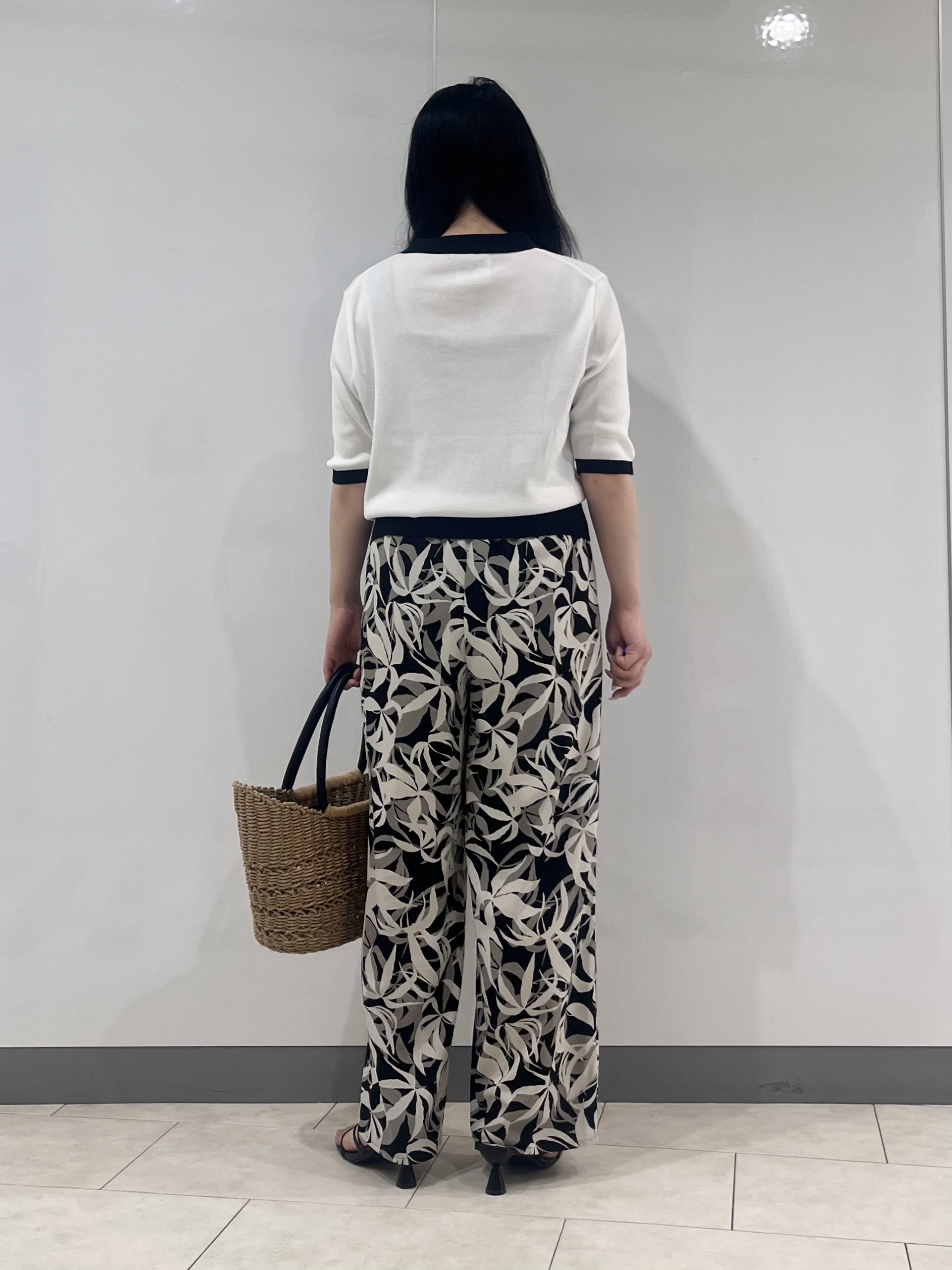 hasuさんの「INDIVI｜【バイカラー】衿付きシャツ風ニット」を使ったコーディネート
