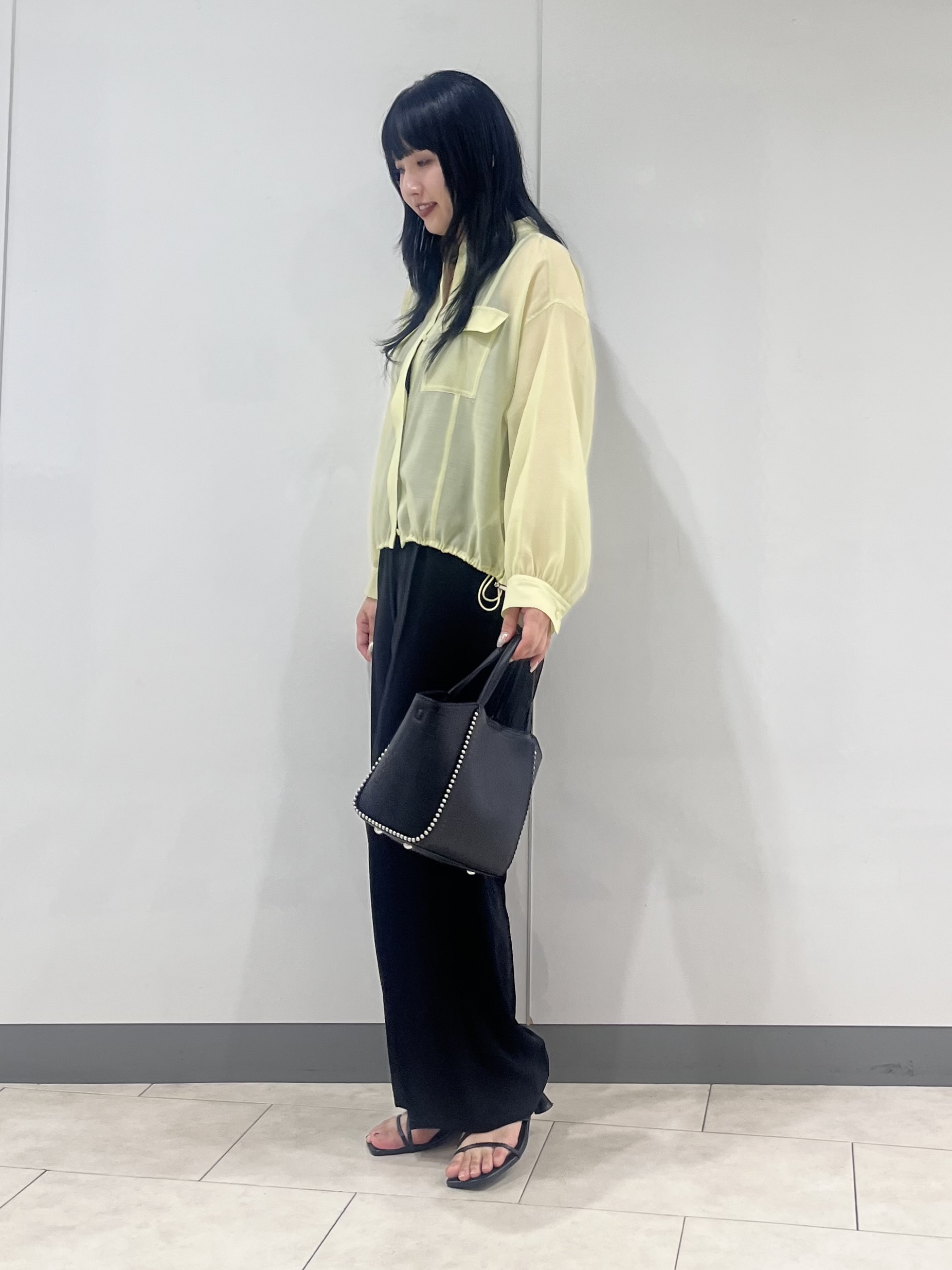 hasuさんの「INDIVI｜【トレンド／2WAY】裾ドロスト付きシアーブラウスブルゾン」を使ったコーディネート