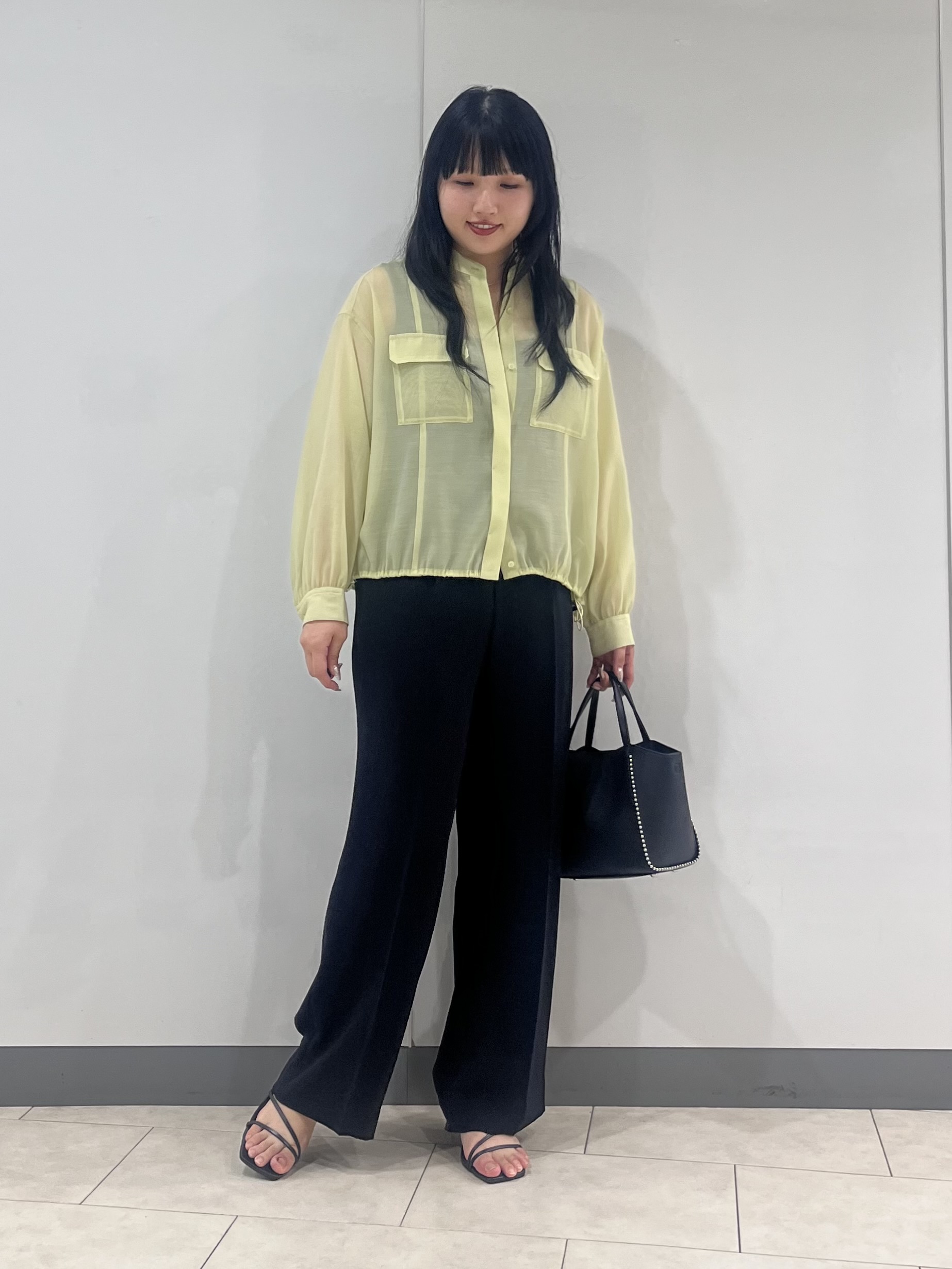 hasuさんの「INDIVI｜【トレンド／2WAY】裾ドロスト付きシアーブラウスブルゾン」を使ったコーディネート