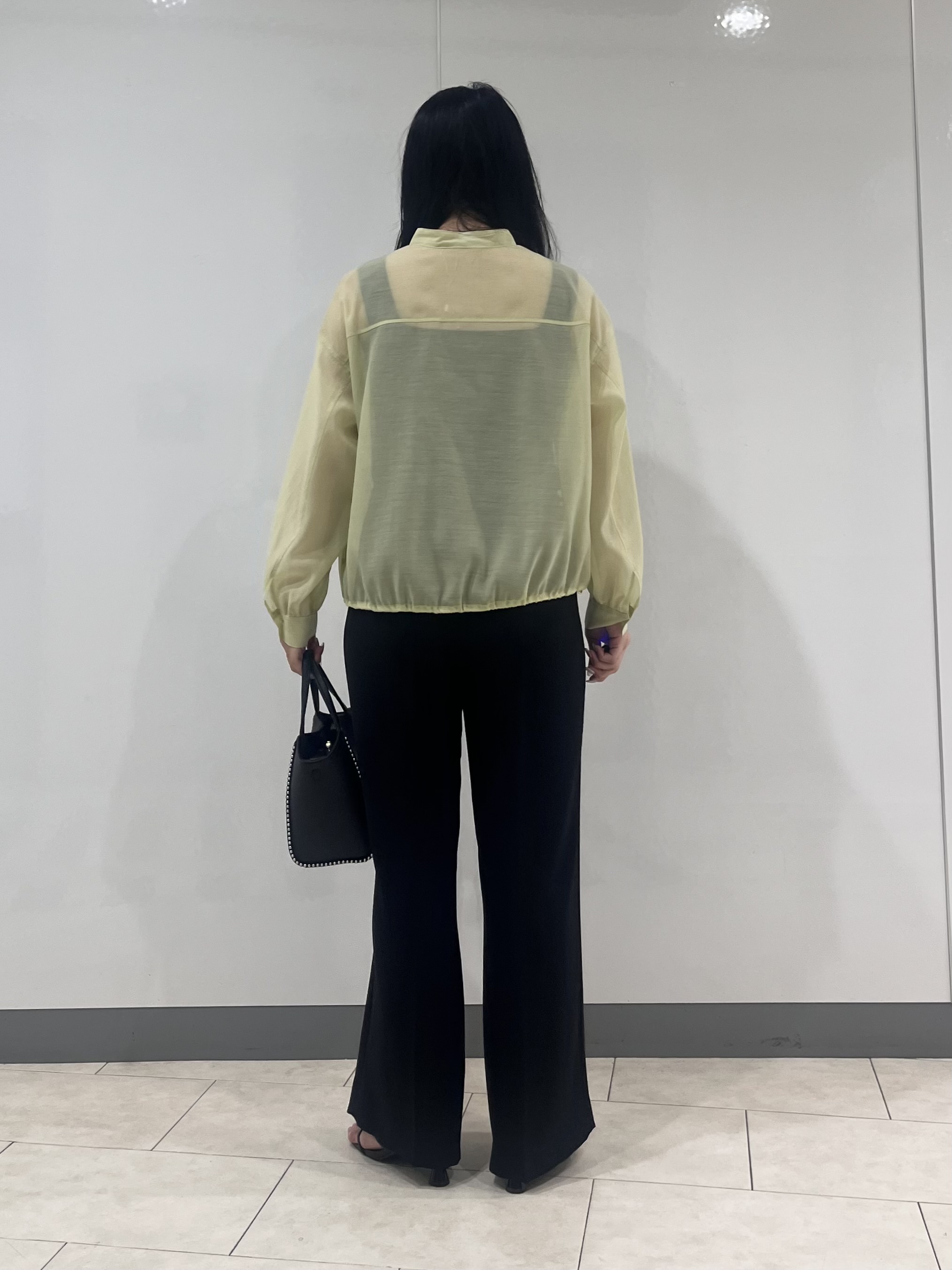hasuさんの「INDIVI｜【トレンド／2WAY】裾ドロスト付きシアーブラウスブルゾン」を使ったコーディネート