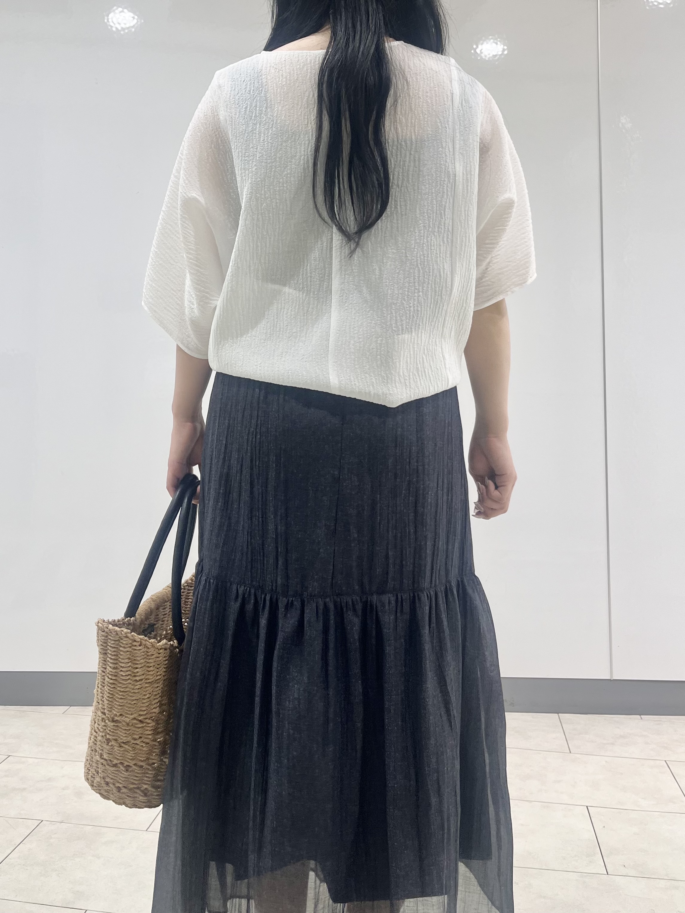 hasuさんの「INDIVI｜【華奢見え】ジャカード ドルマントップス」を使ったコーディネート