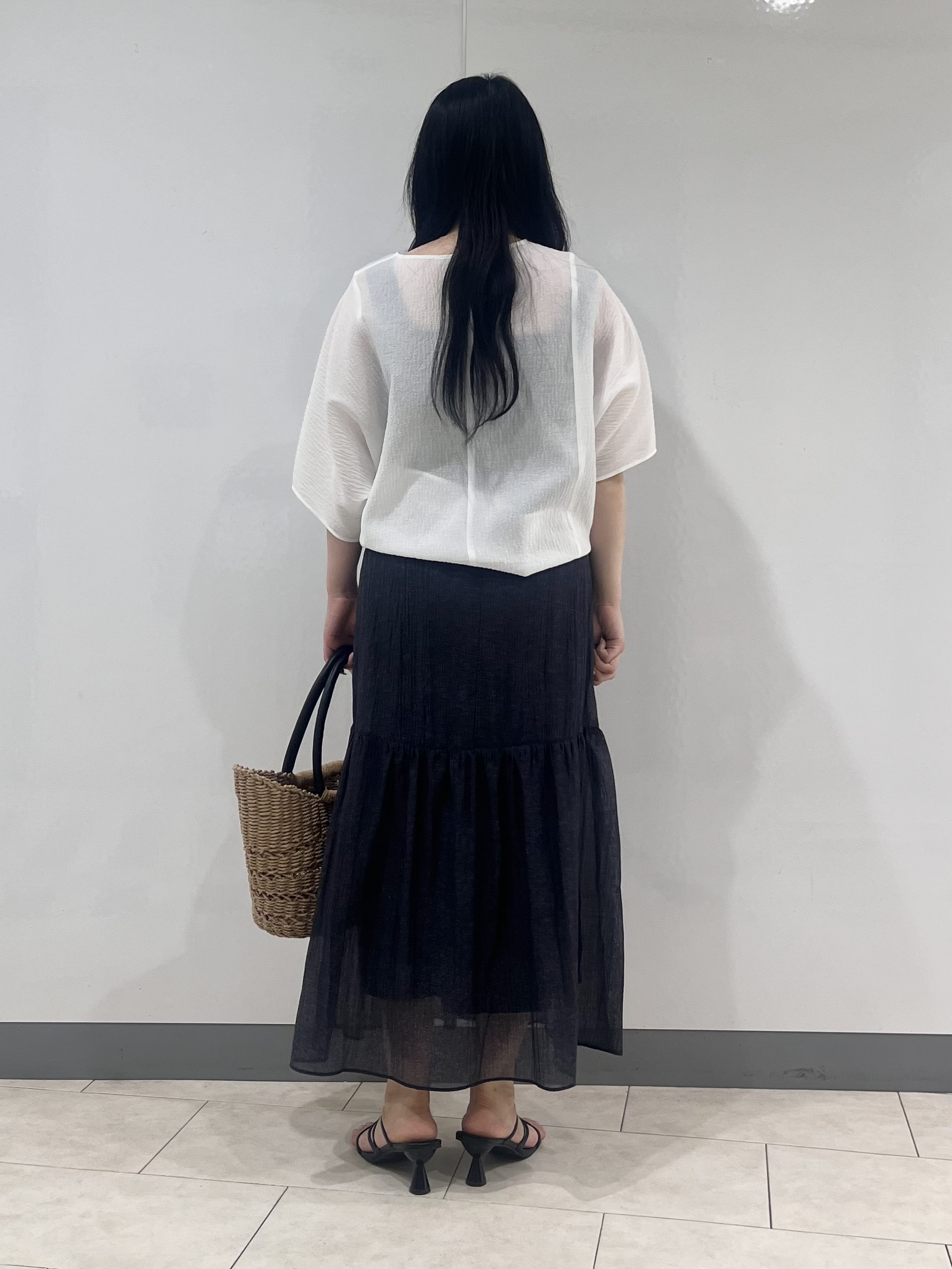 hasuさんの「INDIVI｜【華奢見え】ジャカード ドルマントップス」を使ったコーディネート