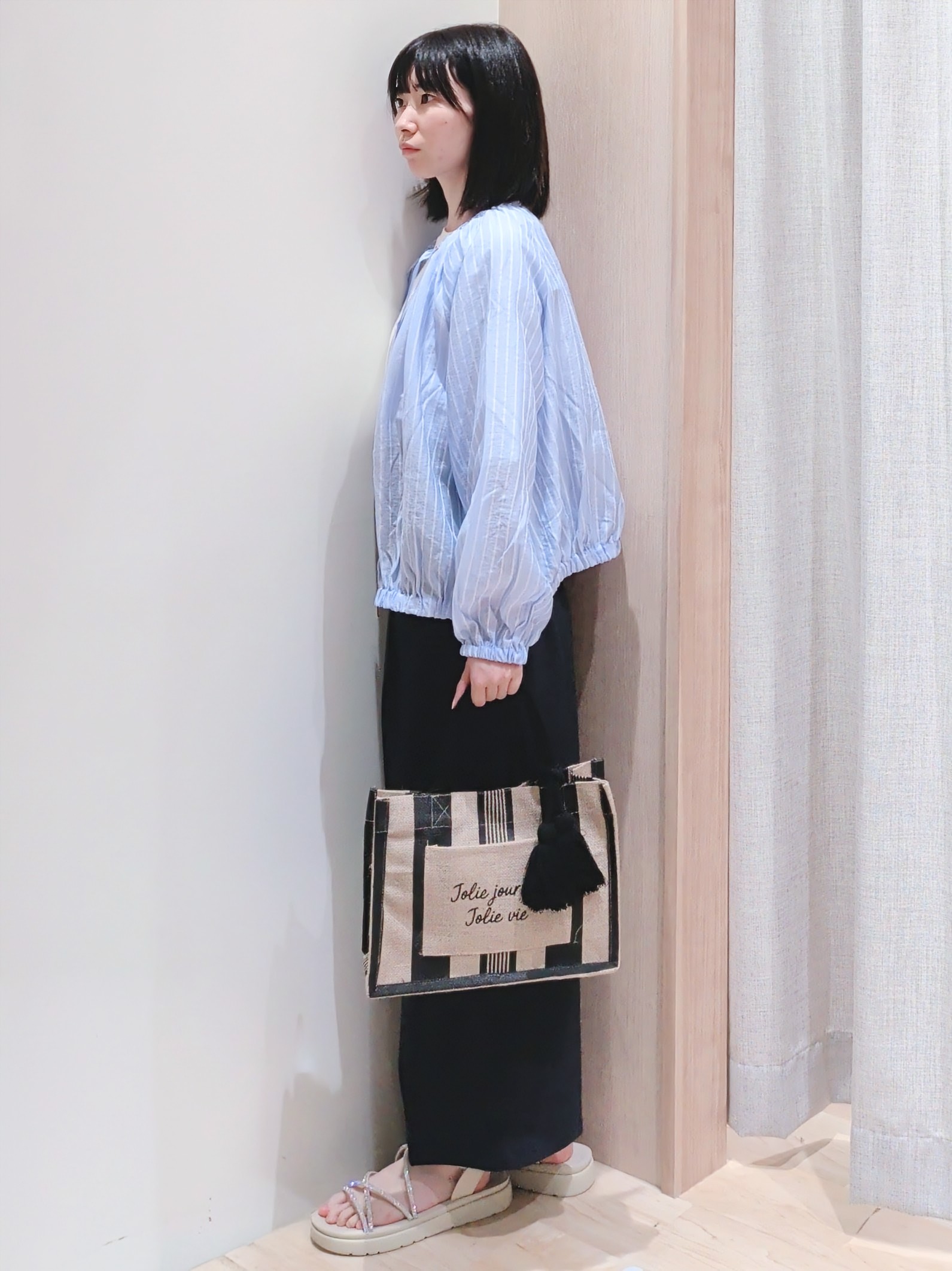 Yuiさんの「grove｜気温調整にも◎ブラウス感覚で羽織れるシアーブルゾン」を使ったコーディネート