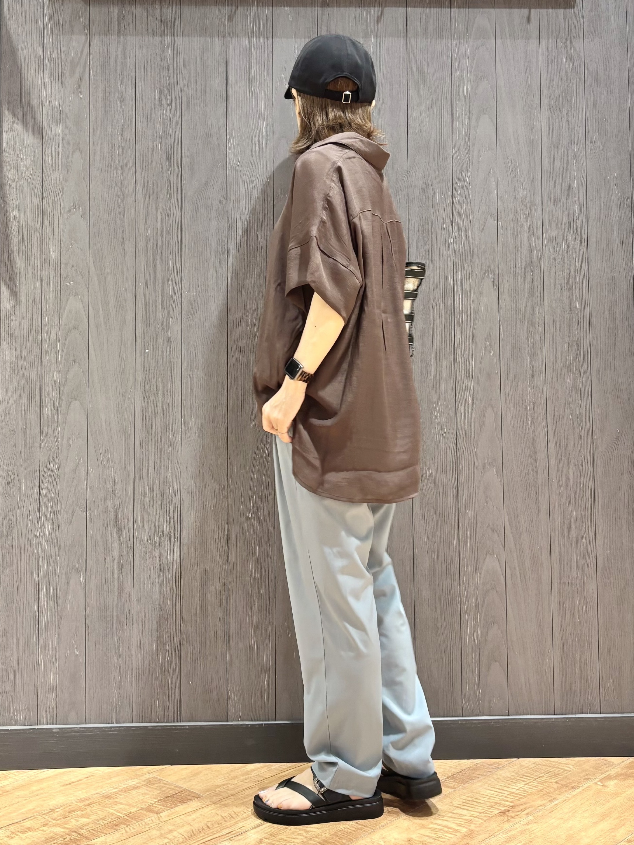 meiさんの「SHOO･LA･RUE｜【2点セット/S-LL/洗濯機可】時短でコーデ決まる スラブスキッパーシャツ＋タンクトップ」を使ったコーディネート