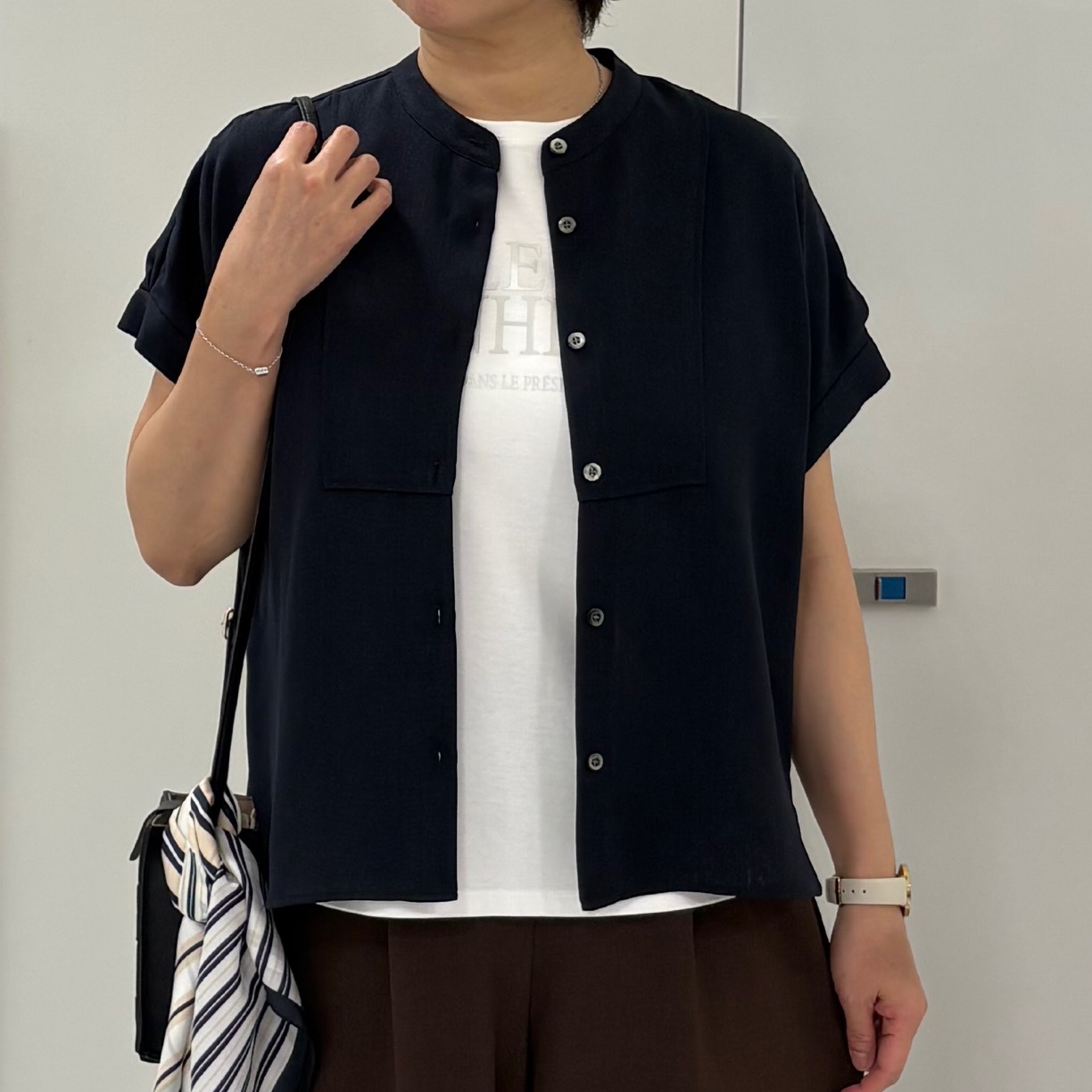 hIさんの「COUP DE CHANCE｜【手洗い可／日本製】半袖ロゴTシャツ」を使ったコーディネート