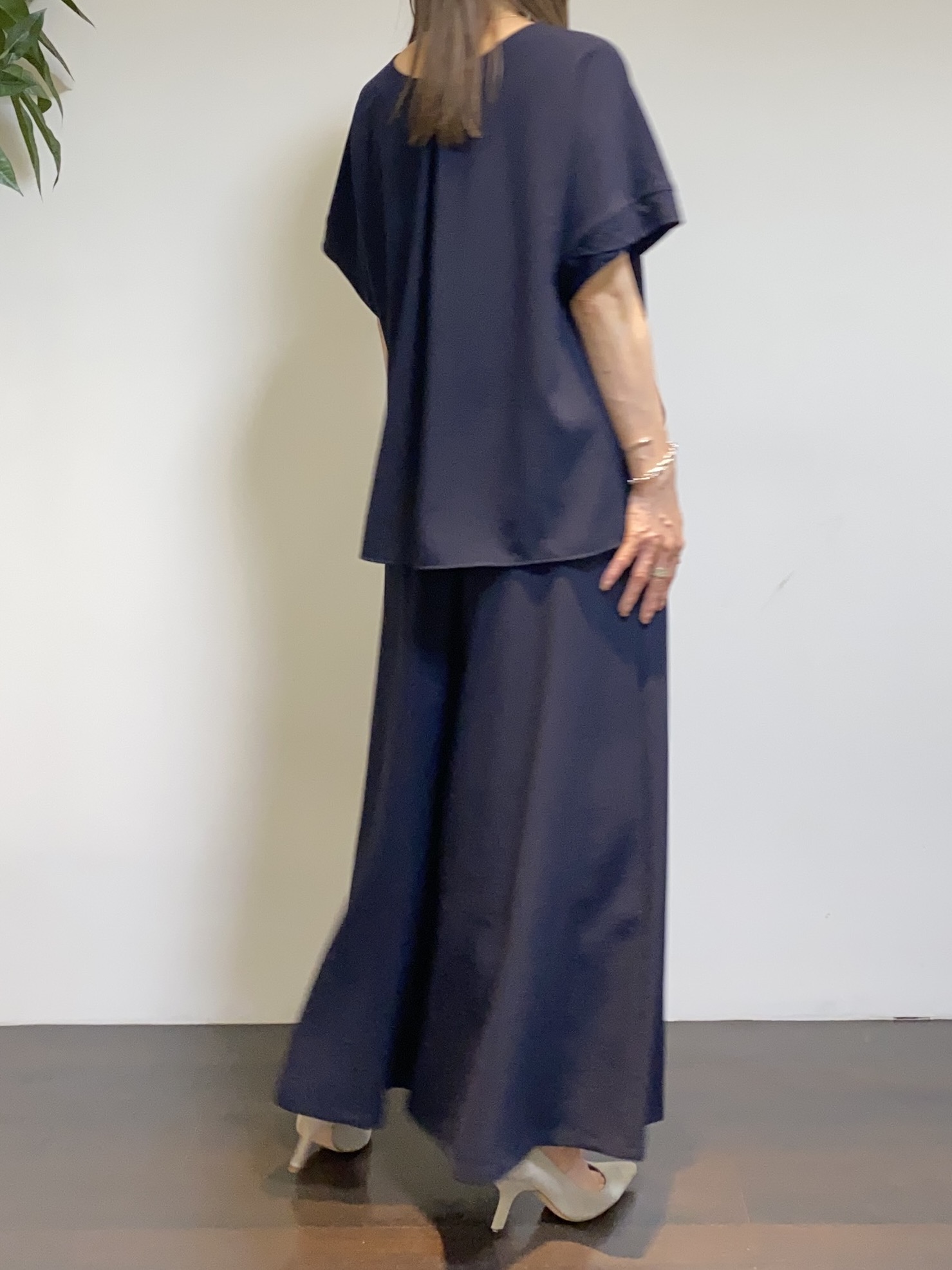 tomoさんの「UNTITLED｜【セットアップ可/UVカット/前後2WAY】リラクシーフレンチスリーブブラウス」を使ったコーディネート