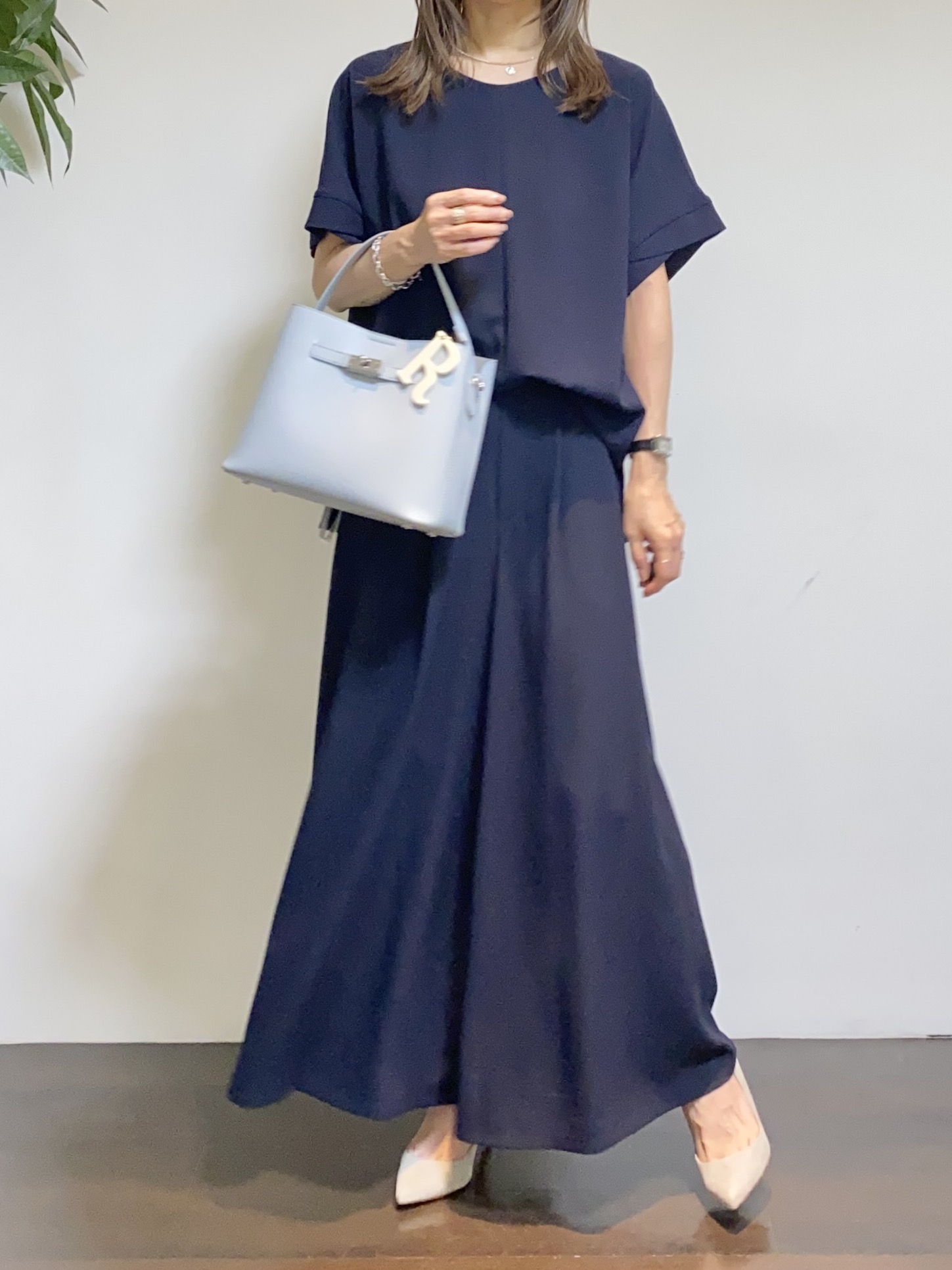 tomoさんの「UNTITLED｜【セットアップ可/UVカット/前後2WAY】リラクシーフレンチスリーブブラウス」を使ったコーディネート