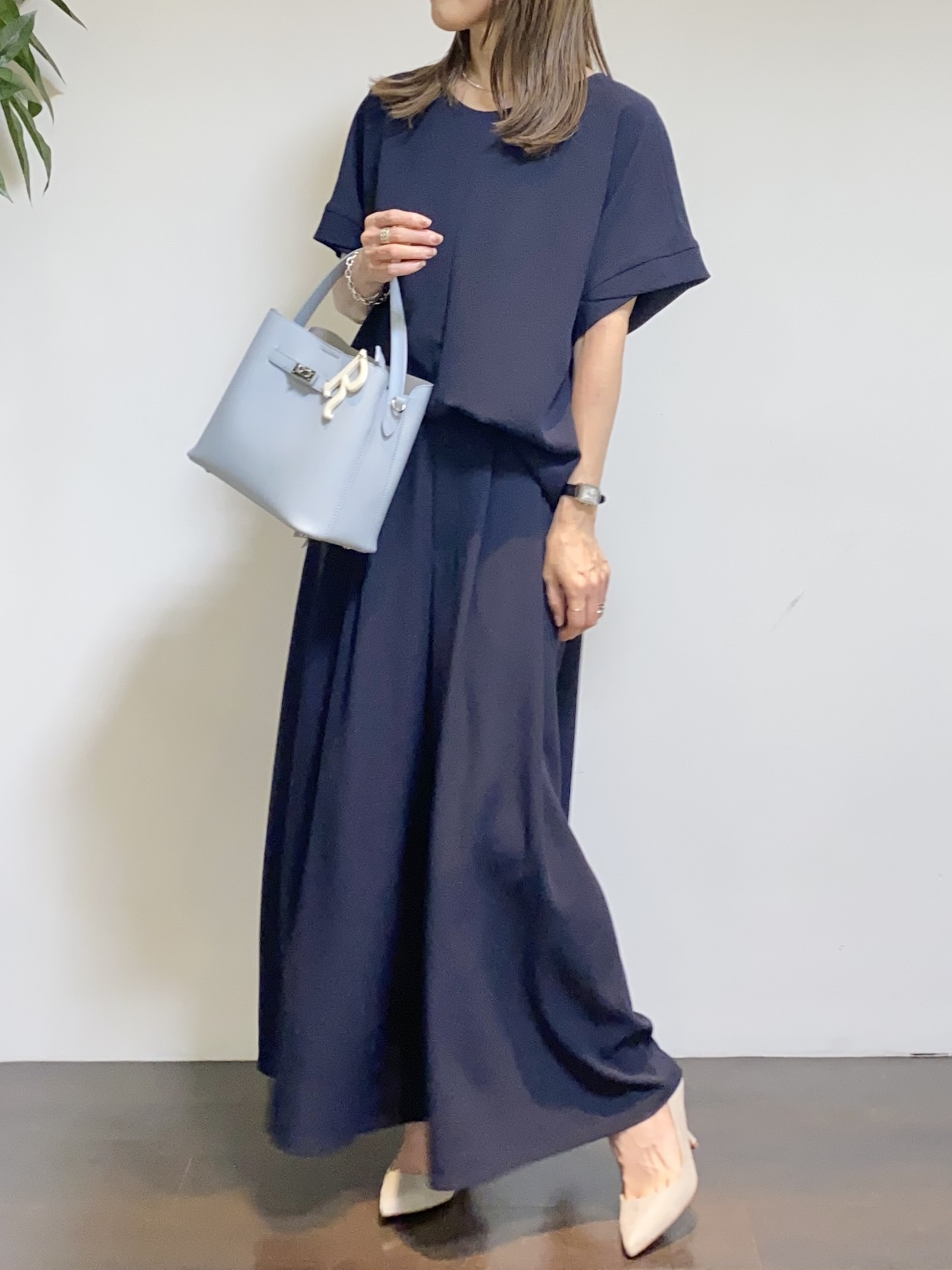 tomoさんの「UNTITLED｜【セットアップ可/UVカット/前後2WAY】リラクシーフレンチスリーブブラウス」を使ったコーディネート