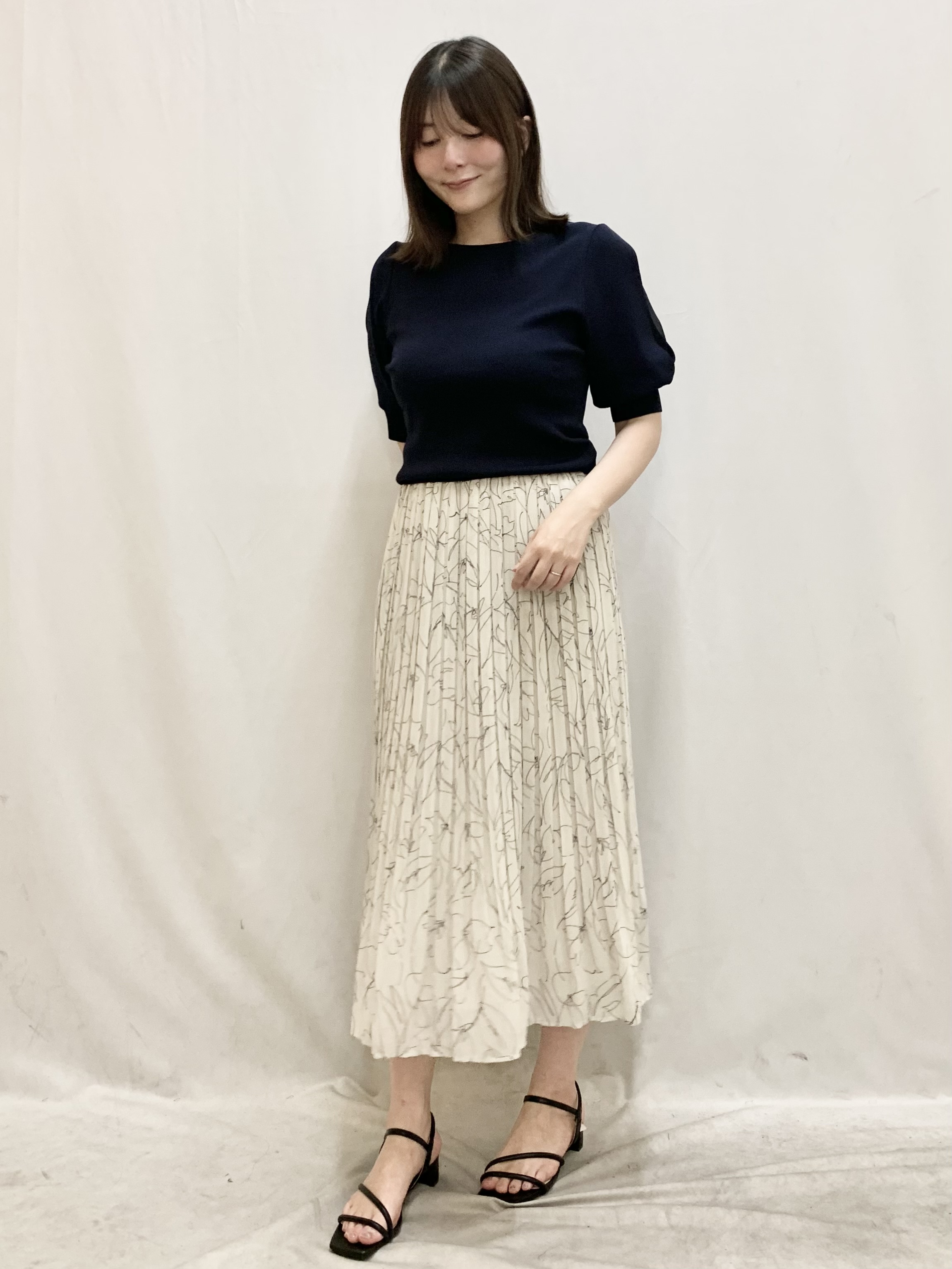 kasumiさんの「index｜【接触冷感／UVケア】クールタッチラップスリーブニット《洗濯機OK／XS～3L／9col》」を使ったコーディネート