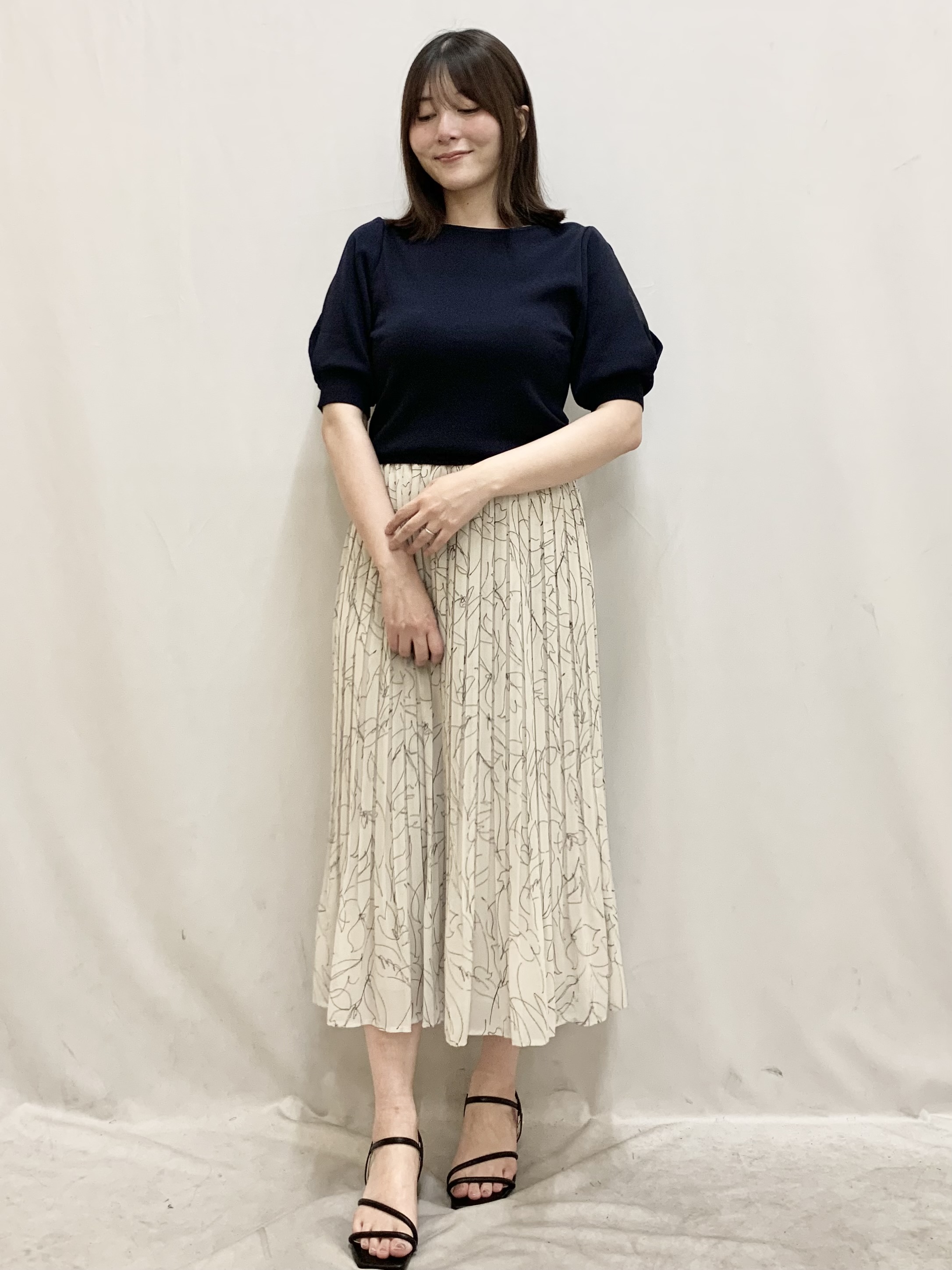 kasumiさんの「index｜【接触冷感／UVケア】クールタッチラップスリーブニット《洗濯機OK／XS～3L／9col》」を使ったコーディネート