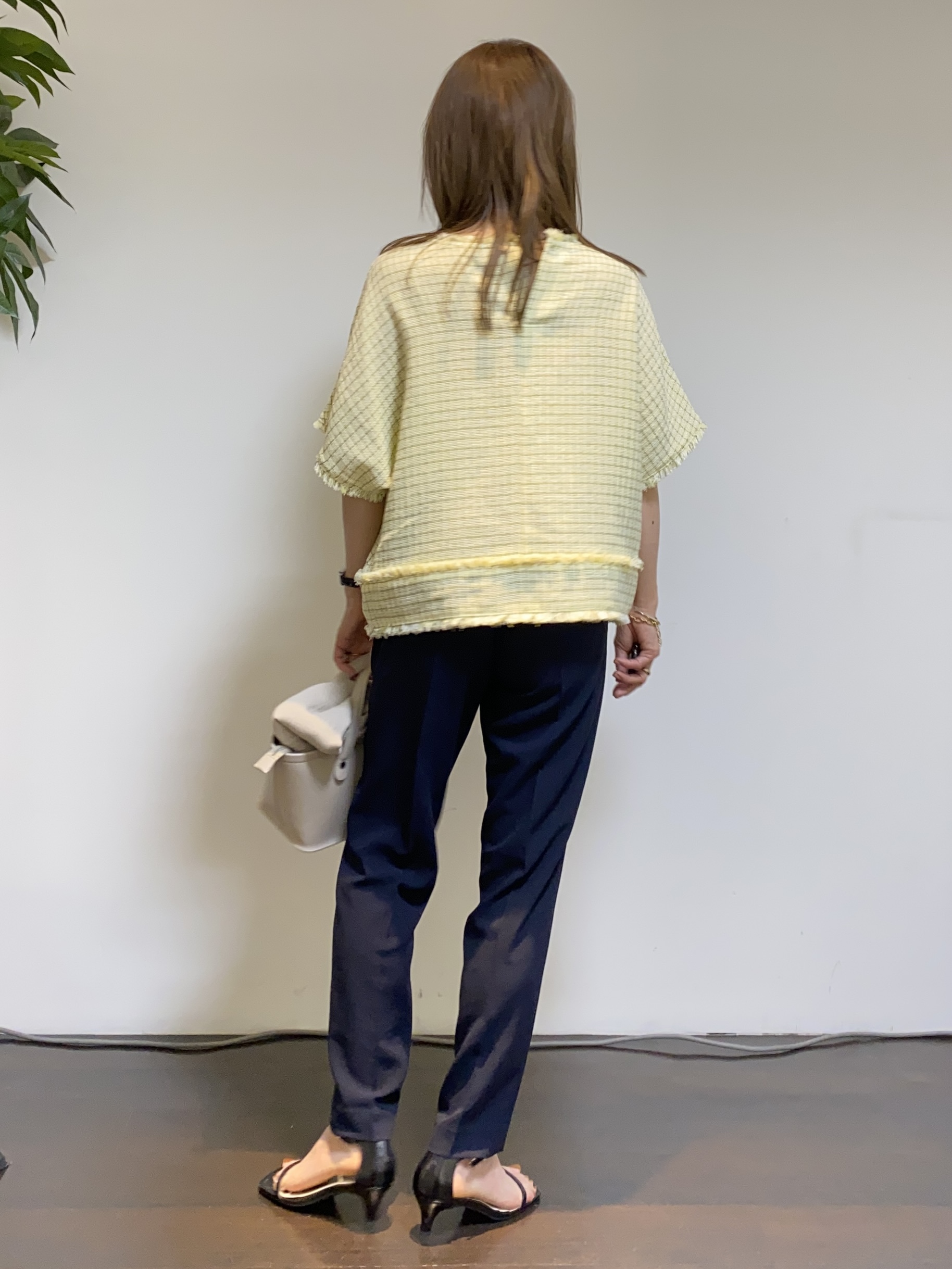 tomoさんの「UNTITLED｜◆ファンシーツイードブラウス」を使ったコーディネート