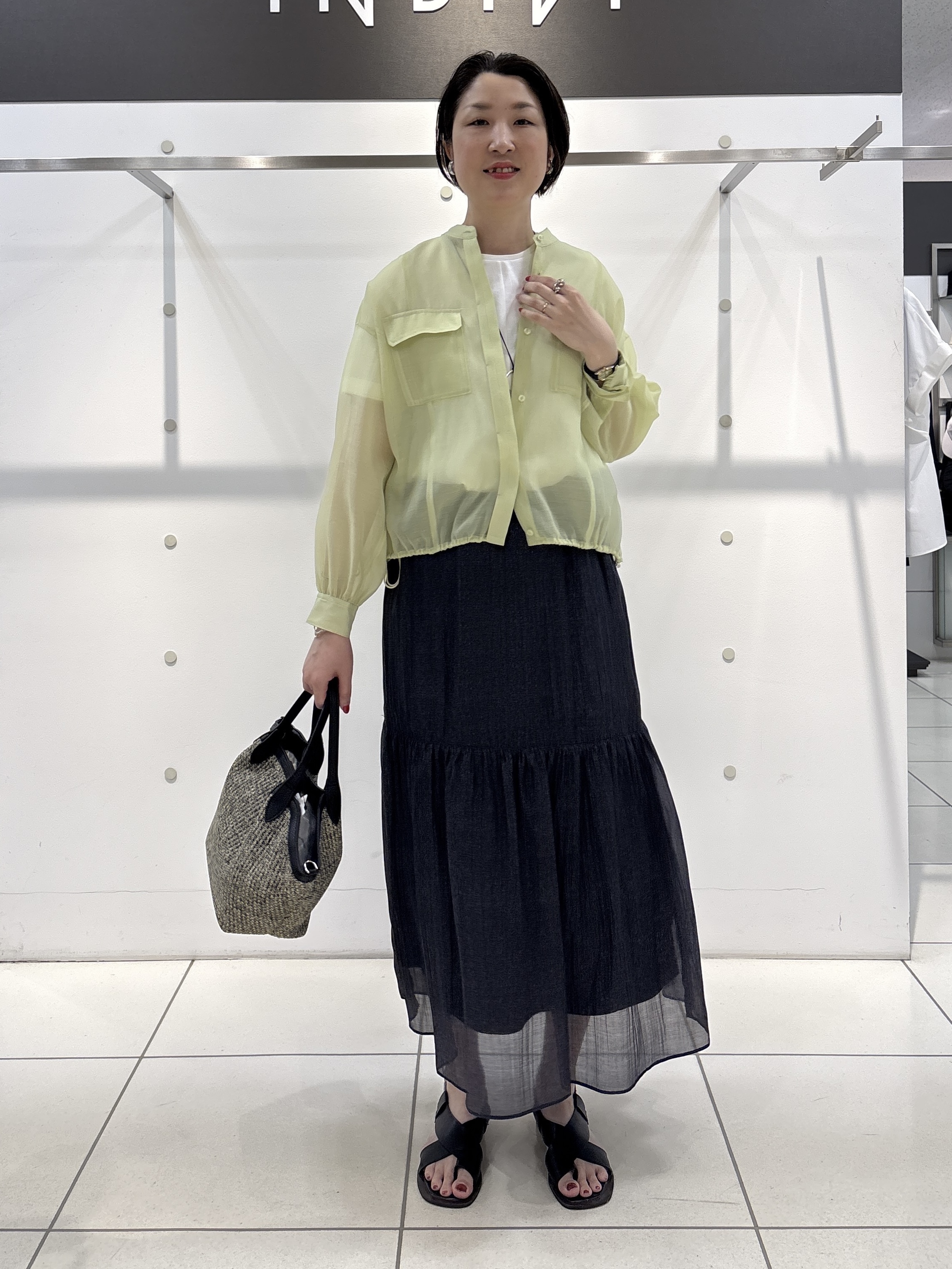 yuriさんの「INDIVI｜【バックシャン】異素材ドッキングプルオーバー」を使ったコーディネート