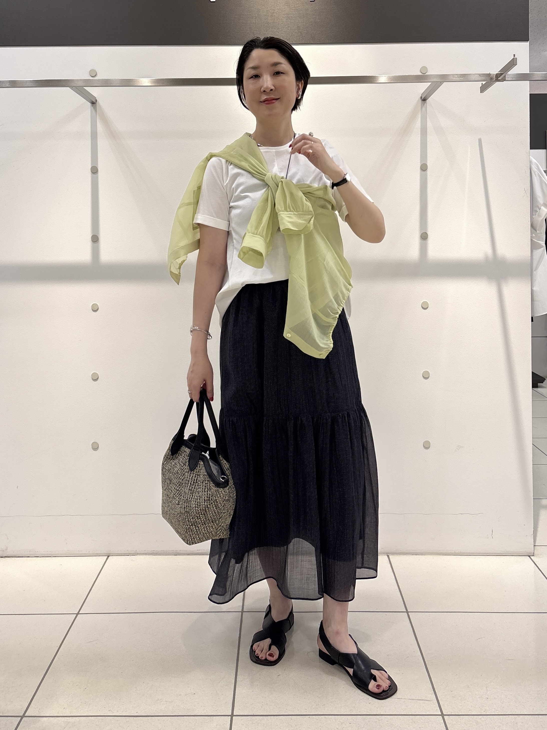 yuriさんの「INDIVI｜【バックシャン】異素材ドッキングプルオーバー」を使ったコーディネート