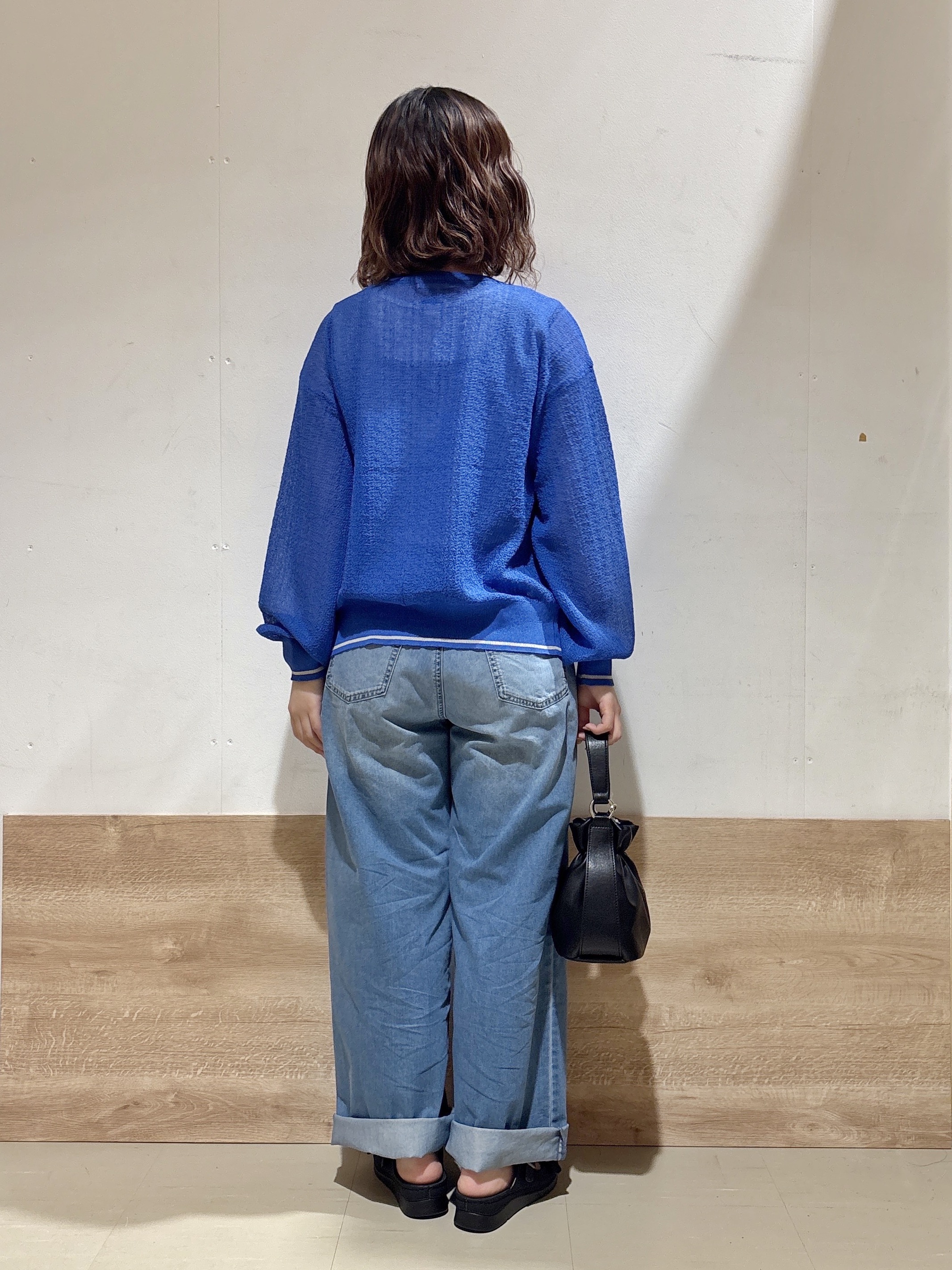 るねさんの「SHOO･LA･RUE｜【S-LL/洗濯機可】さらっとタッチ ほんのりシアーカーディガン」を使ったコーディネート