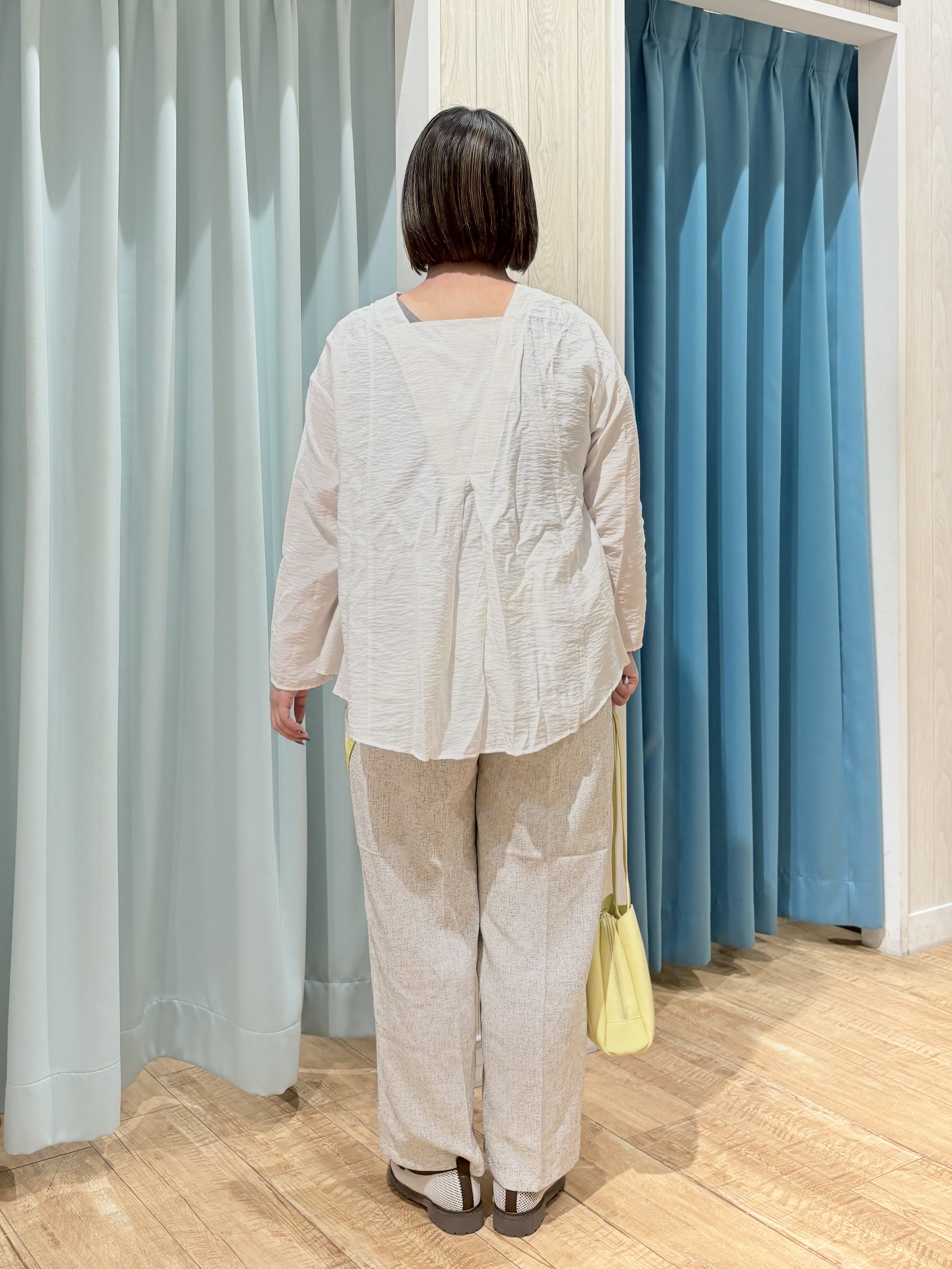 砂糖さんの「SHOO･LA･RUE｜【洗濯機可/S-LL】カップ付き Wストラップ テレコキャミソール」を使ったコーディネート