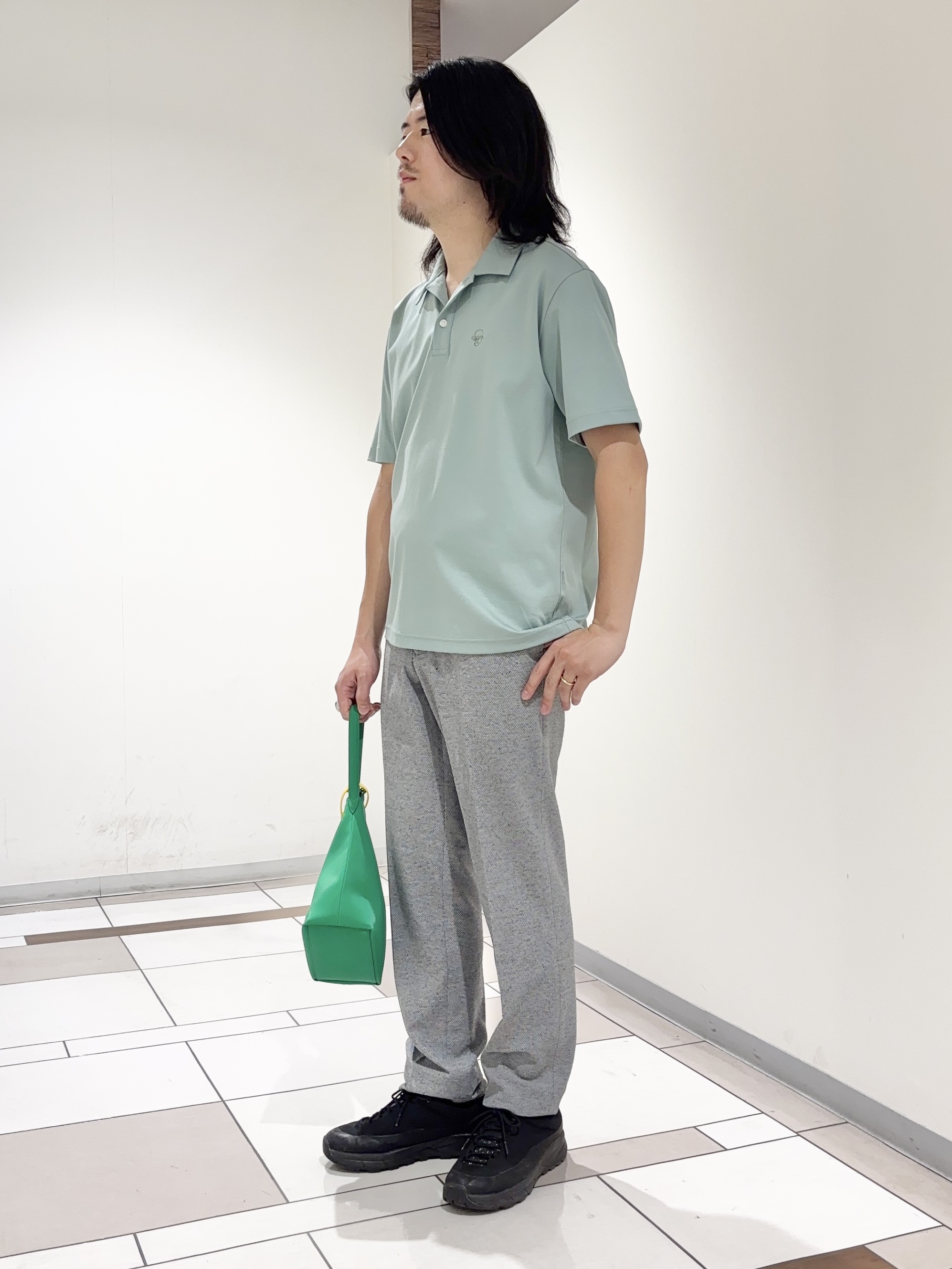 及川さんの「TAKEO KIKUCHI｜【接触冷感】アイスクリアコットン ワンポイント ポロシャツ」を使ったコーディネート