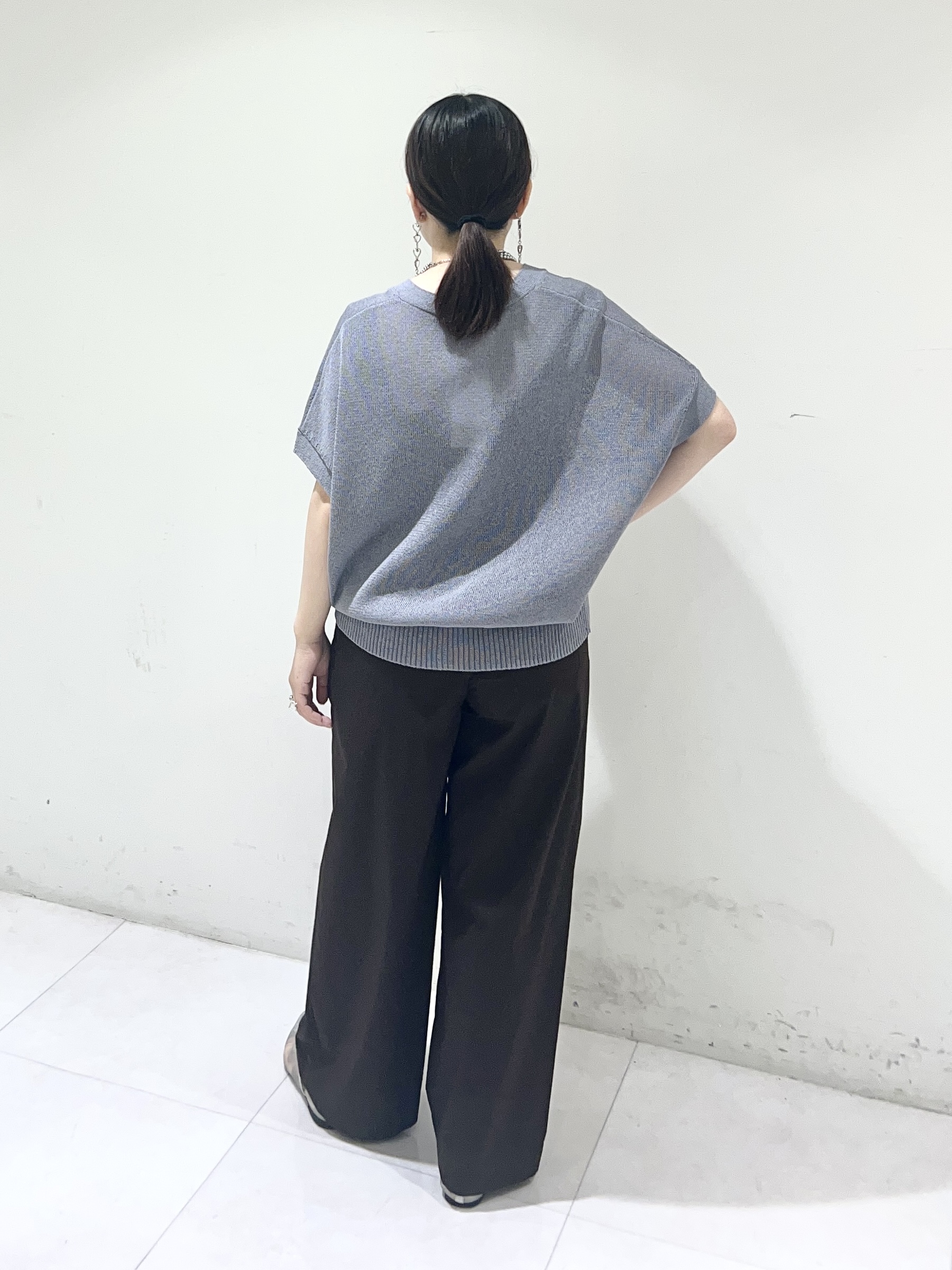 Mitsukiさんの「UNTITLED｜【洗える/清涼感】ドライタッチスリーブレスカーディガン」を使ったコーディネート