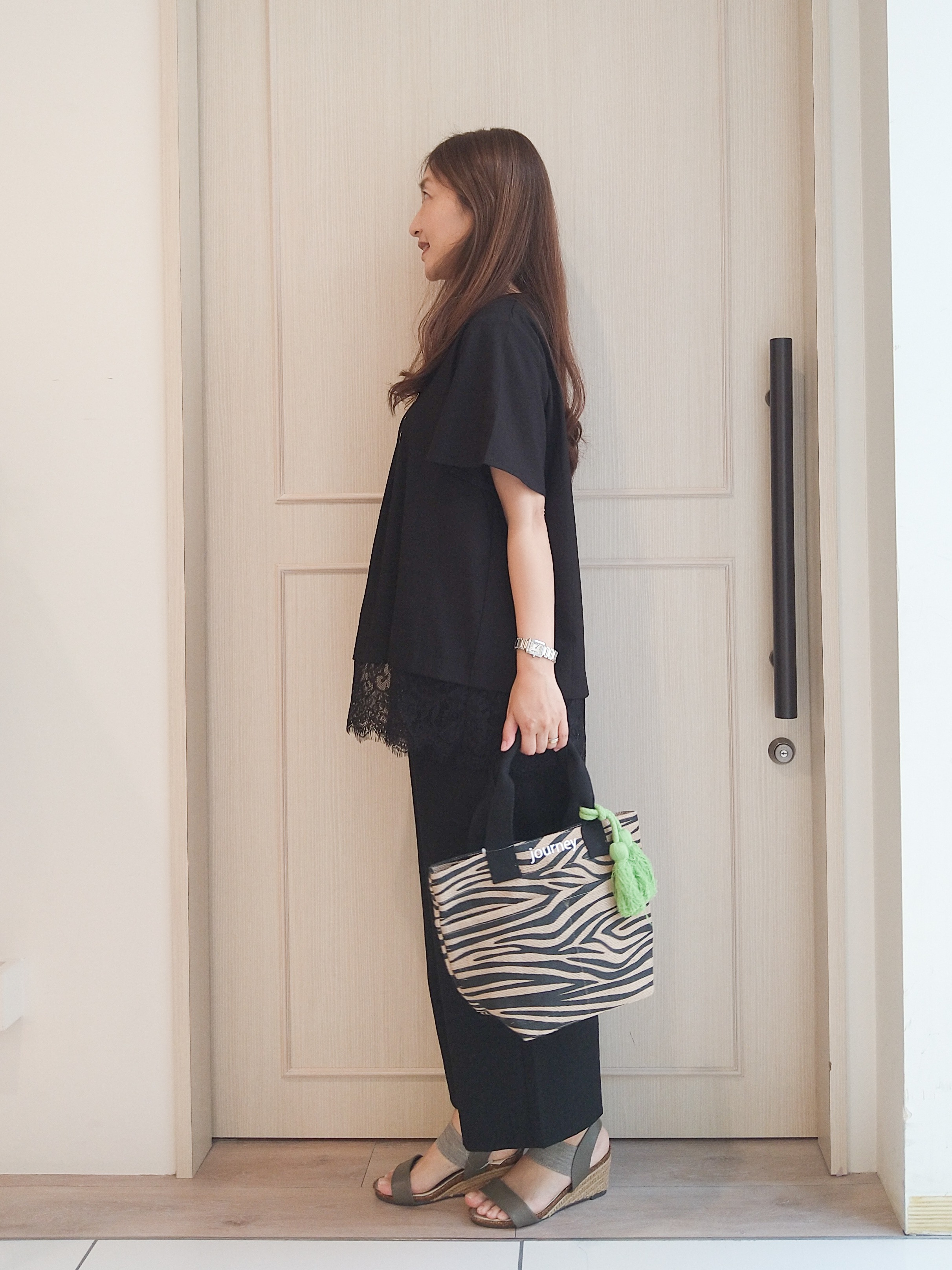 mi-saさんの「SHOO･LA･RUE｜【S-LL/洗濯機可】軽凛(かろりん) 楽に着られて上品 裾レーススキッパーブラウス」を使ったコーディネート