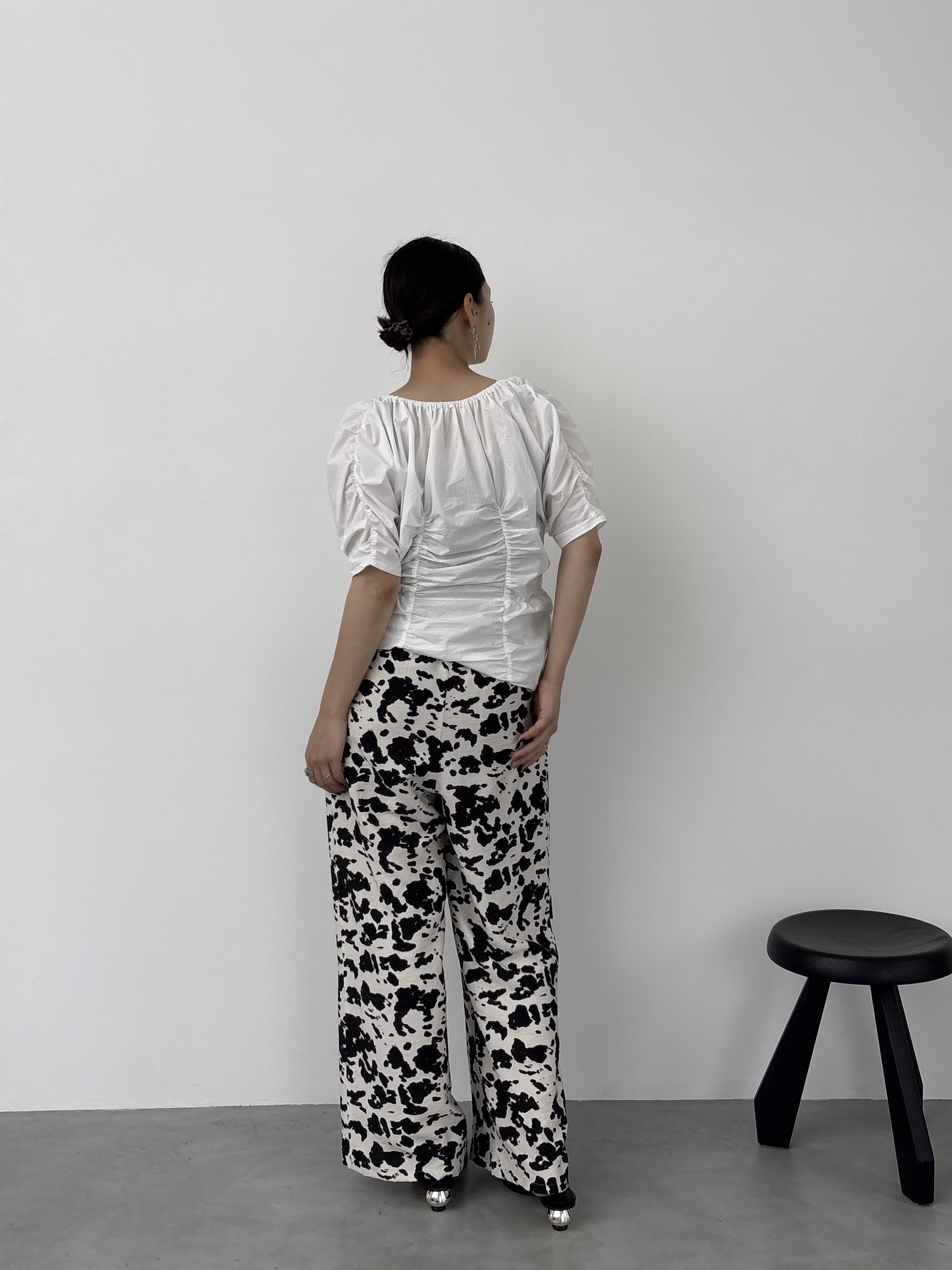 ayanoさんの「INDIVI｜シャーリングオフショルブラウス」を使ったコーディネート