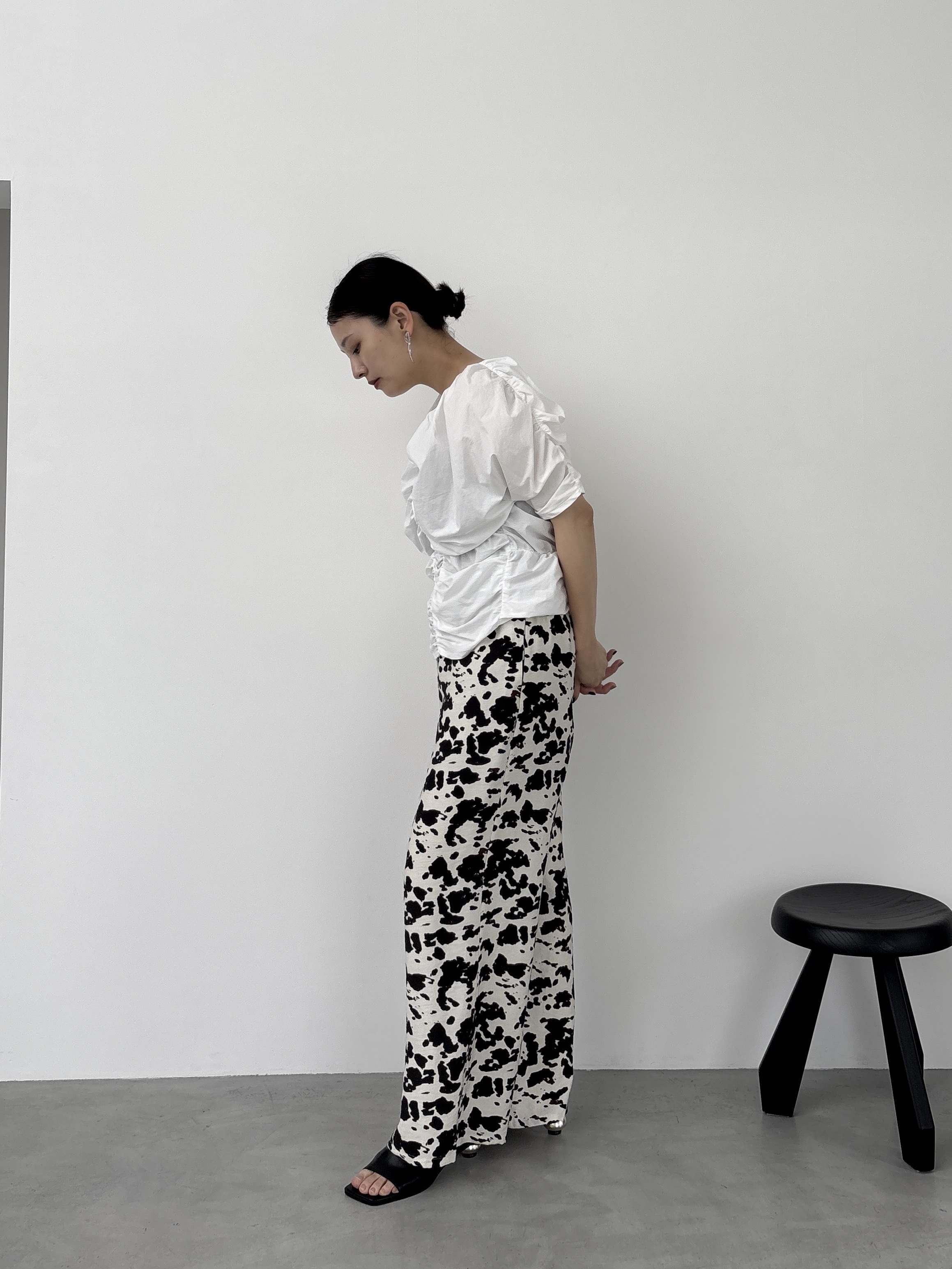 ayanoさんの「INDIVI｜シャーリングオフショルブラウス」を使ったコーディネート