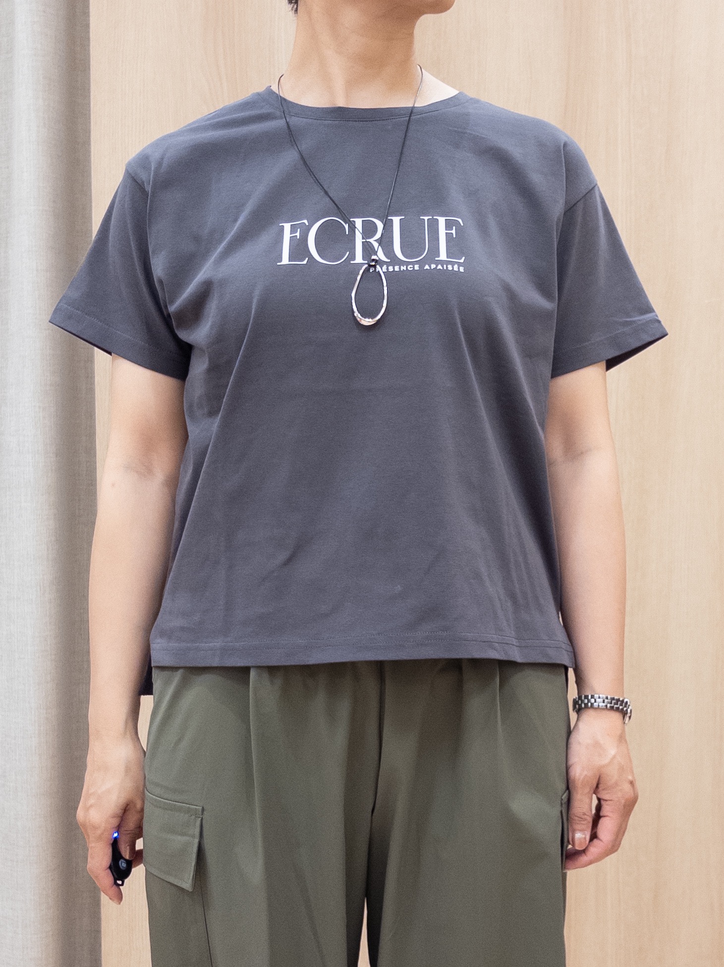 シュウコさんの「grove｜【遮熱／吸水速乾／UVカット】ベーシックロゴTシャツ」を使ったコーディネート