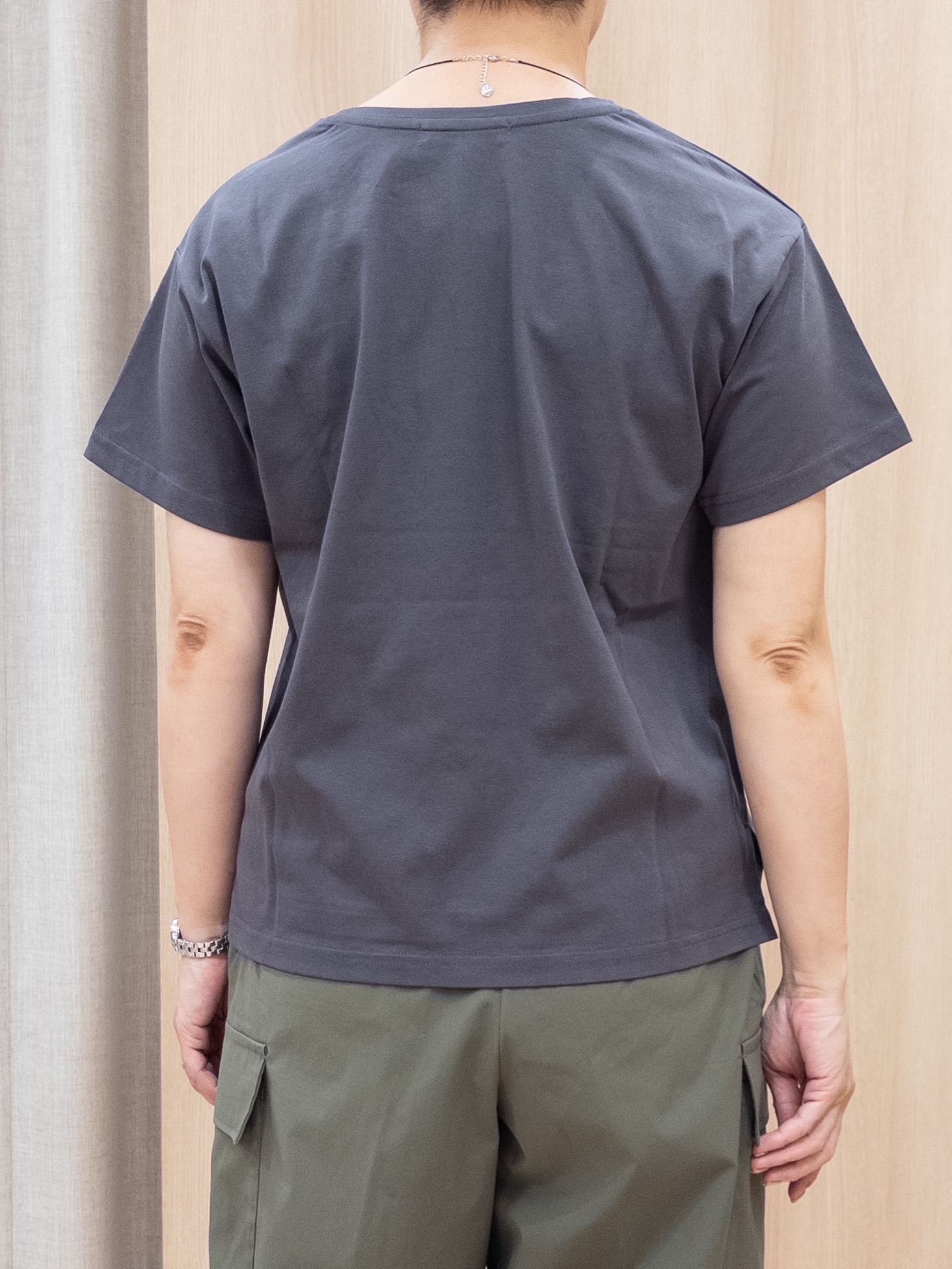 シュウコさんの「grove｜【遮熱／吸水速乾／UVカット】ベーシックロゴTシャツ」を使ったコーディネート