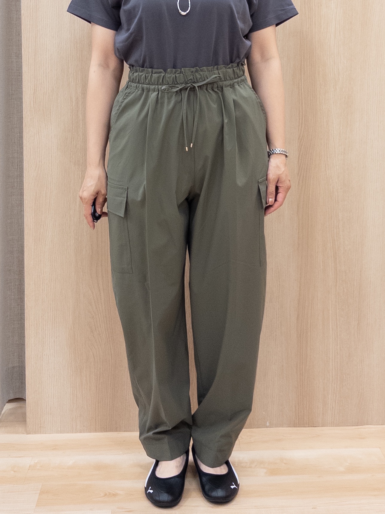 シュウコさんの「grove｜【遮熱／吸水速乾／UVカット】ベーシックロゴTシャツ」を使ったコーディネート