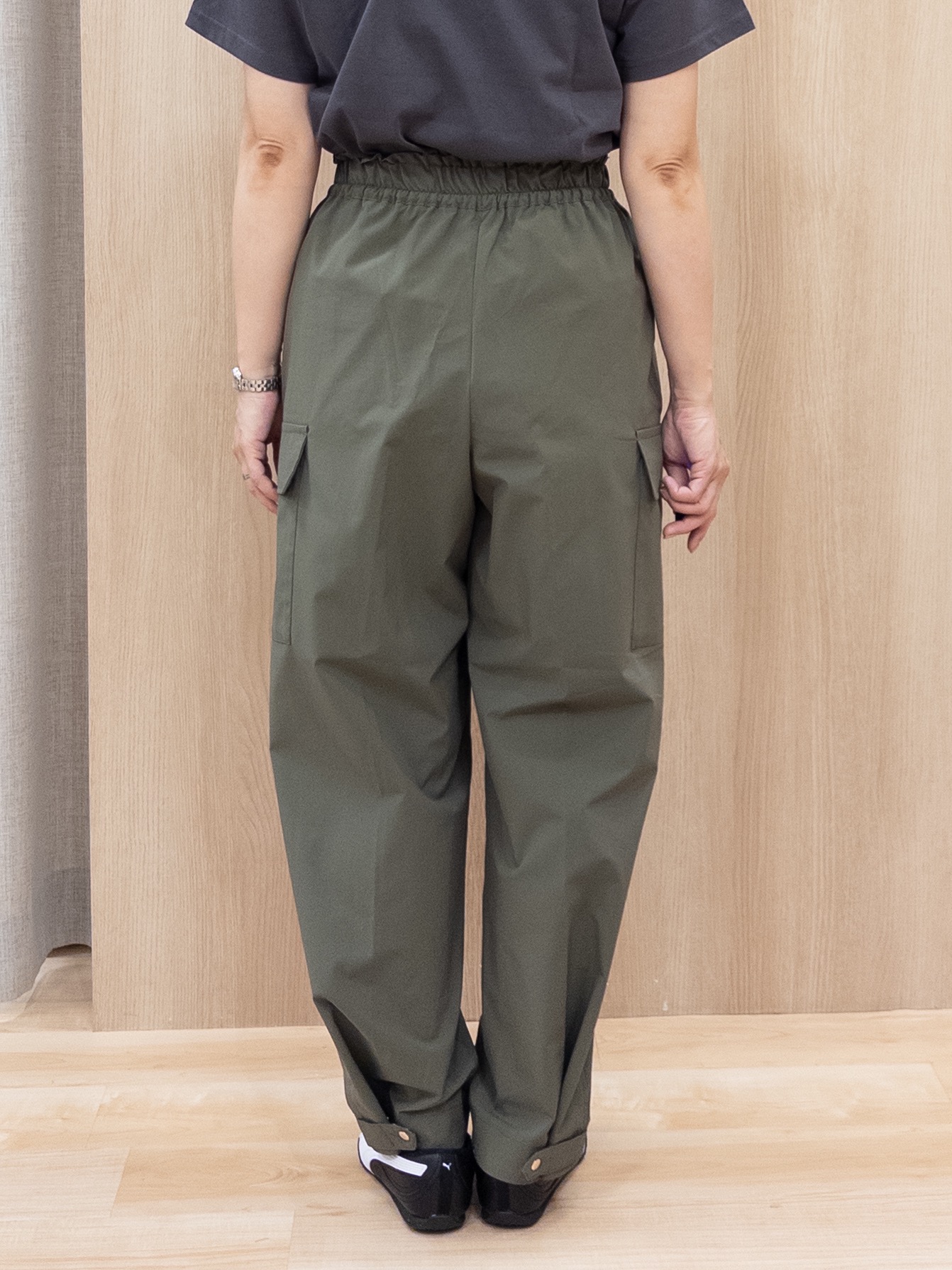 シュウコさんの「grove｜【遮熱／吸水速乾／UVカット】ベーシックロゴTシャツ」を使ったコーディネート