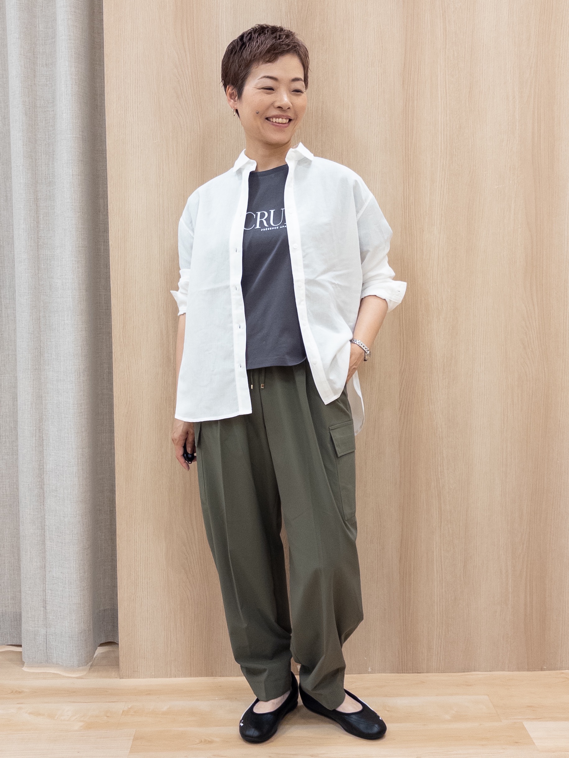 シュウコさんの「grove｜【遮熱／吸水速乾／UVカット】ベーシックロゴTシャツ」を使ったコーディネート
