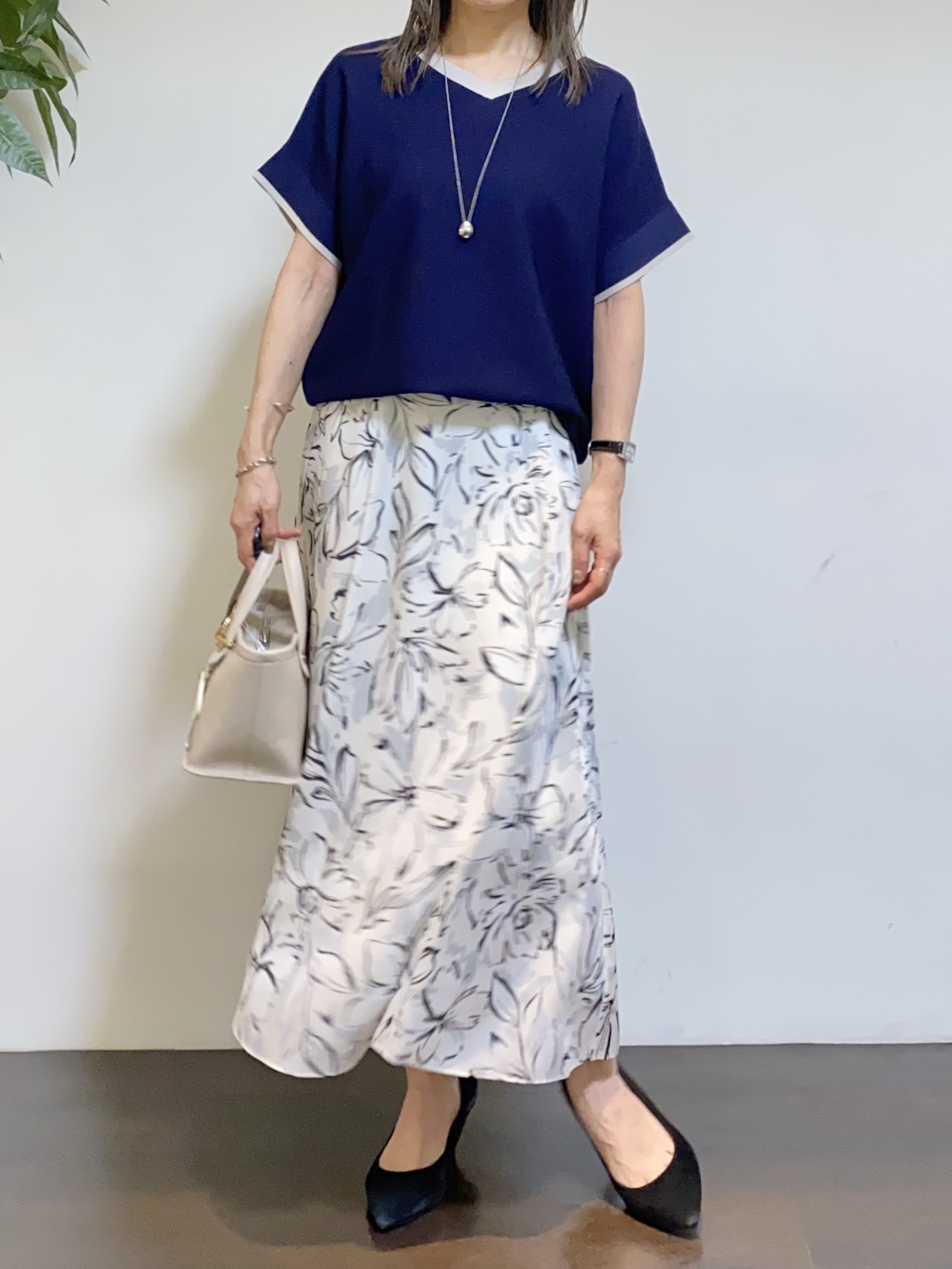 tomoさんの「UNTITLED｜【11色展開/体型カバー】前後2WAYフレンチスリーブニット」を使ったコーディネート