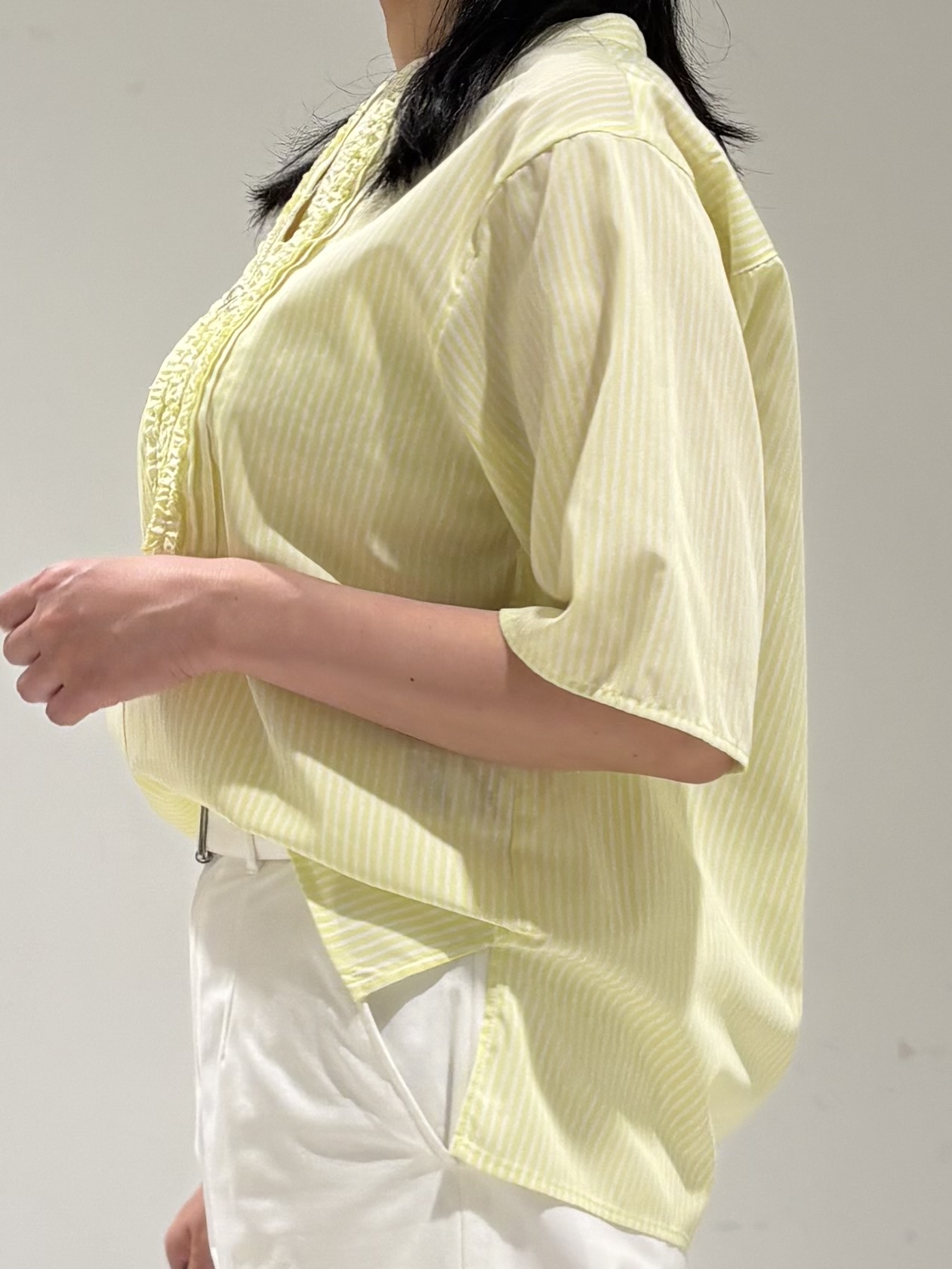 momokoさんの「INDIVI｜【洗える／UVケア／着映え】フリルピンタックブラウス」を使ったコーディネート