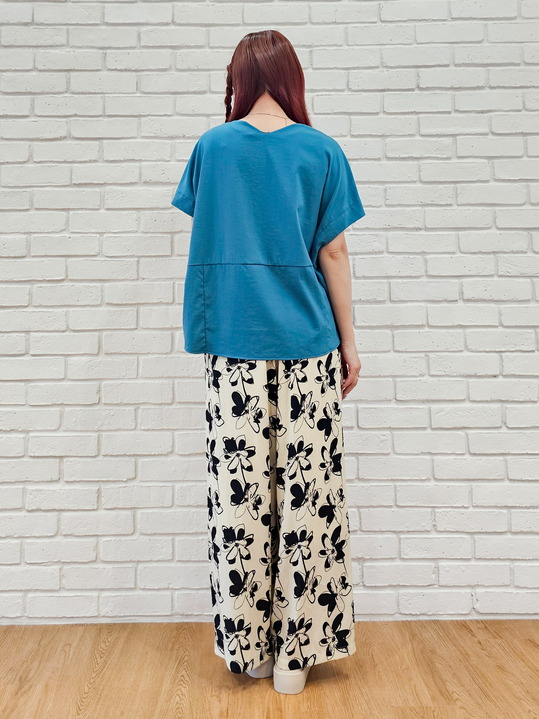 ゆゆさんの「SHOO･LA･RUE｜【洗濯機可/セットアップ可】軽凛(かろりん) シンプル上品 切替コクーントップス」を使ったコーディネート