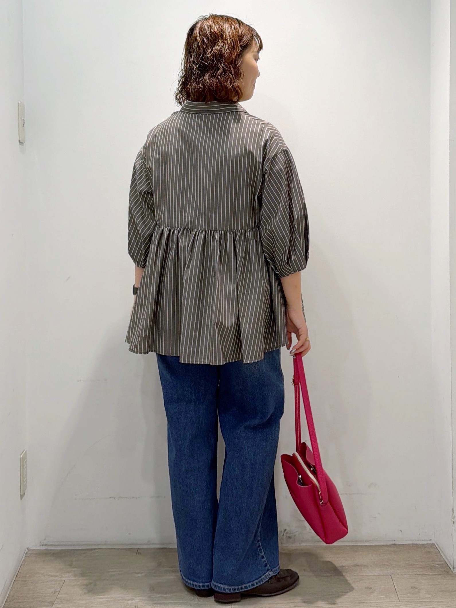 sumicaさんの「OPAQUE.CLIP｜スキッパーペプラムブラウス【洗濯機OK】」を使ったコーディネート