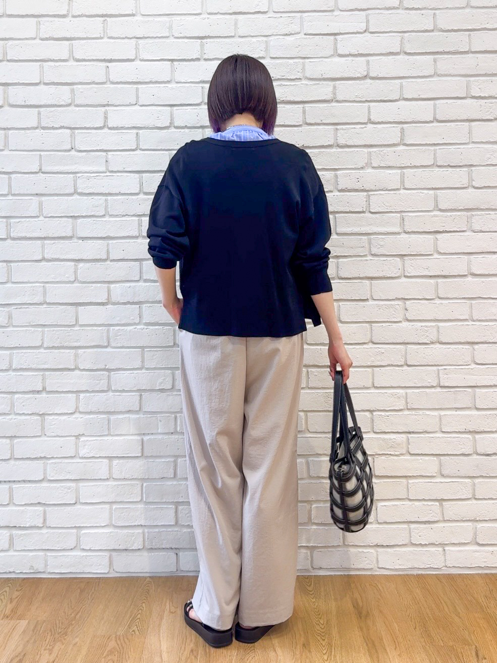 𝐜𝐡𝐢𝐤𝐚さんの「SHOO･LA･RUE｜【洗濯機可/S-LL】オンにもオフにも マルチに使えるボタンレスカーディガン」を使ったコーディネート