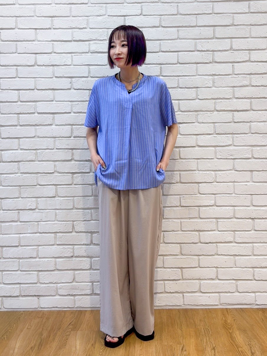 𝐜𝐡𝐢𝐤𝐚さんの「SHOO･LA･RUE｜【洗濯機可/S-LL】オンにもオフにも マルチに使えるボタンレスカーディガン」を使ったコーディネート