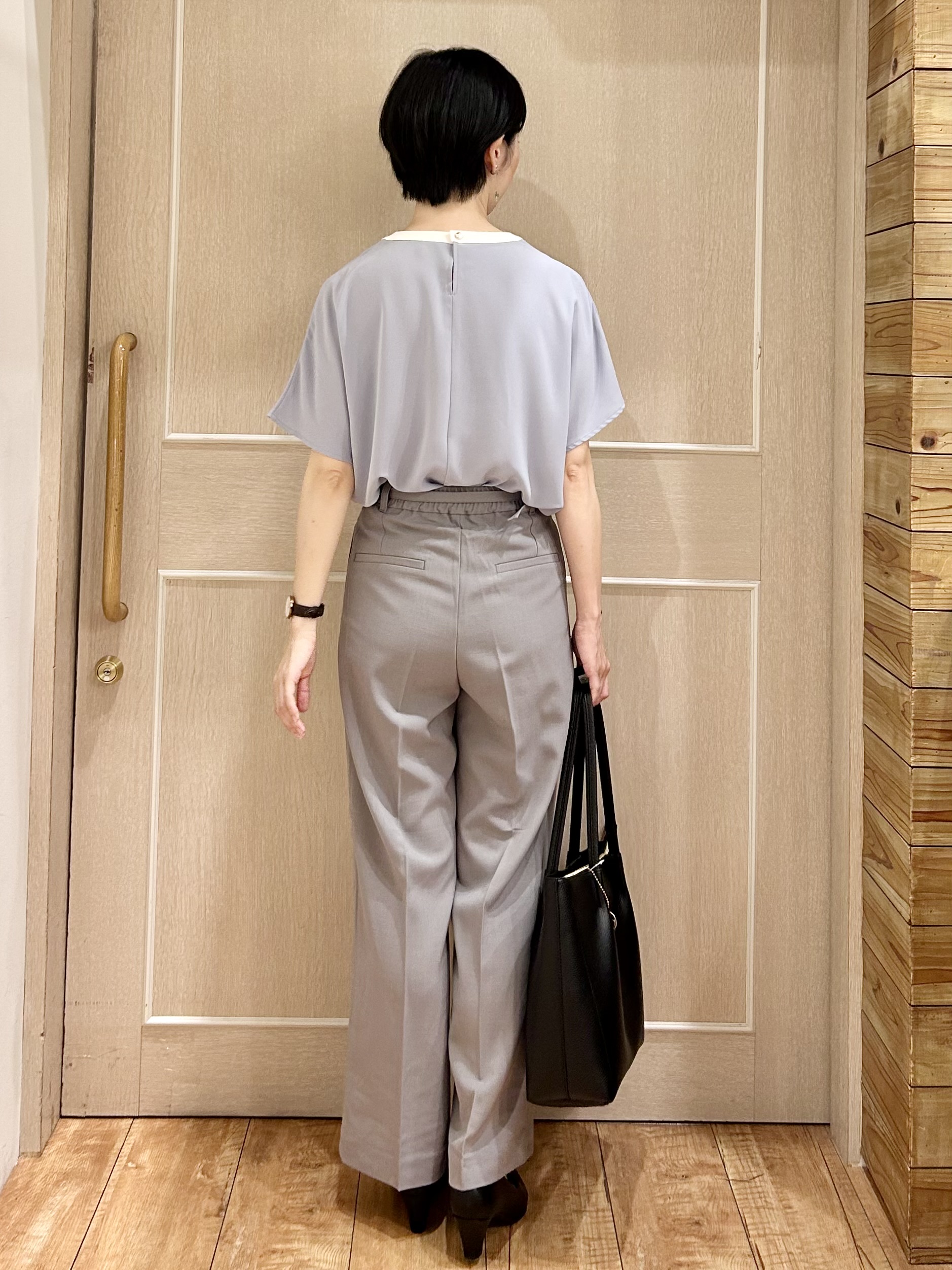ちぐささんの「SHOO･LA･RUE｜【UV/通勤】洗濯後しわになりにくい 上品配色ブラウス」を使ったコーディネート