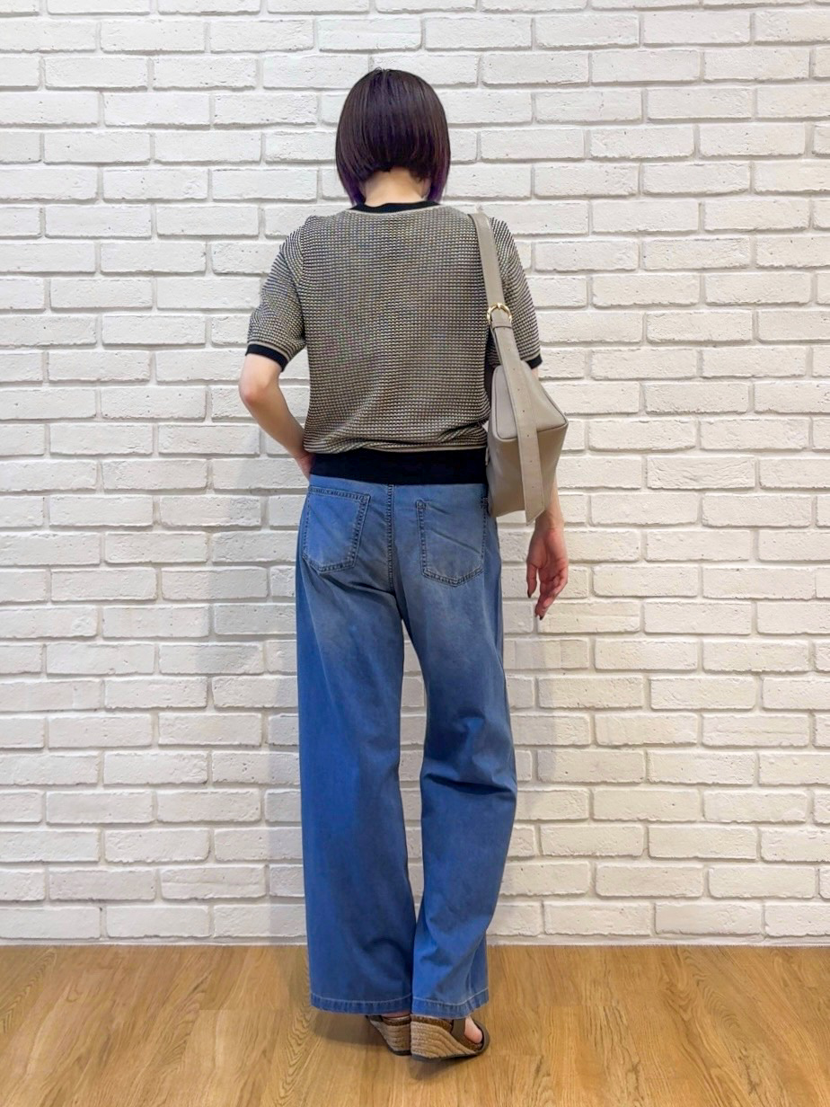 𝐜𝐡𝐢𝐤𝐚さんの「SHOO･LA･RUE｜【洗濯機可/S-LL】金ボタンが上品 カノコ編み配色クルーネックニット」を使ったコーディネート