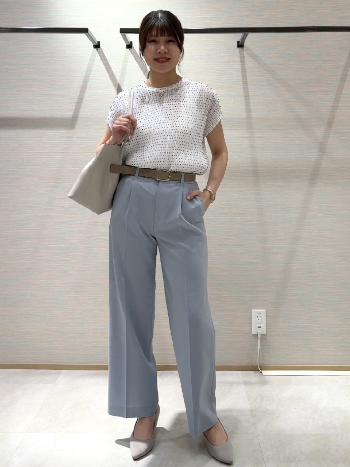 nanaさんの「UNTITLED｜【1枚で着映える】ドットジャガードブラウス」を使ったコーディネート