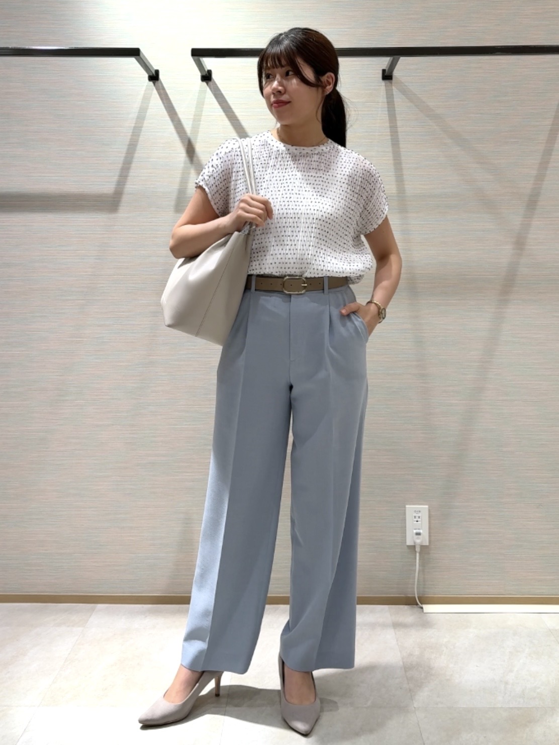 nanaさんの「UNTITLED｜【1枚で着映える】ドットジャガードブラウス」を使ったコーディネート