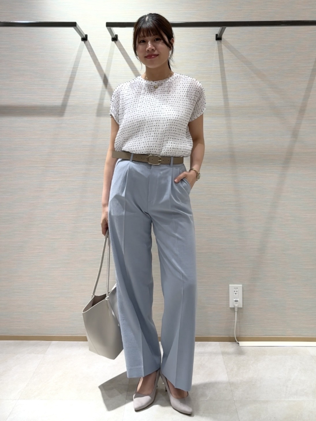 nanaさんの「UNTITLED｜【1枚で着映える】ドットジャガードブラウス」を使ったコーディネート